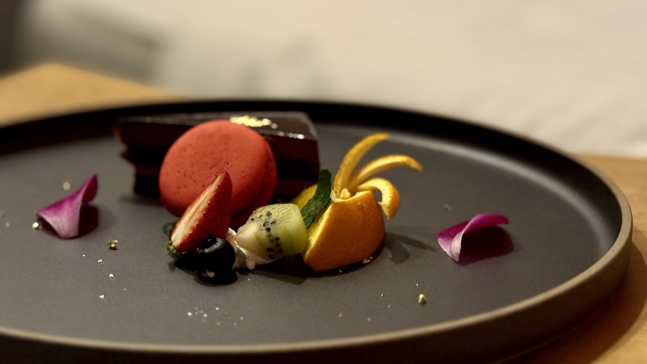 【オールインクルーシブ】深夜のシアターBAR×背徳スイーツ！推し活・女子旅・カップル旅に贅沢おこもり