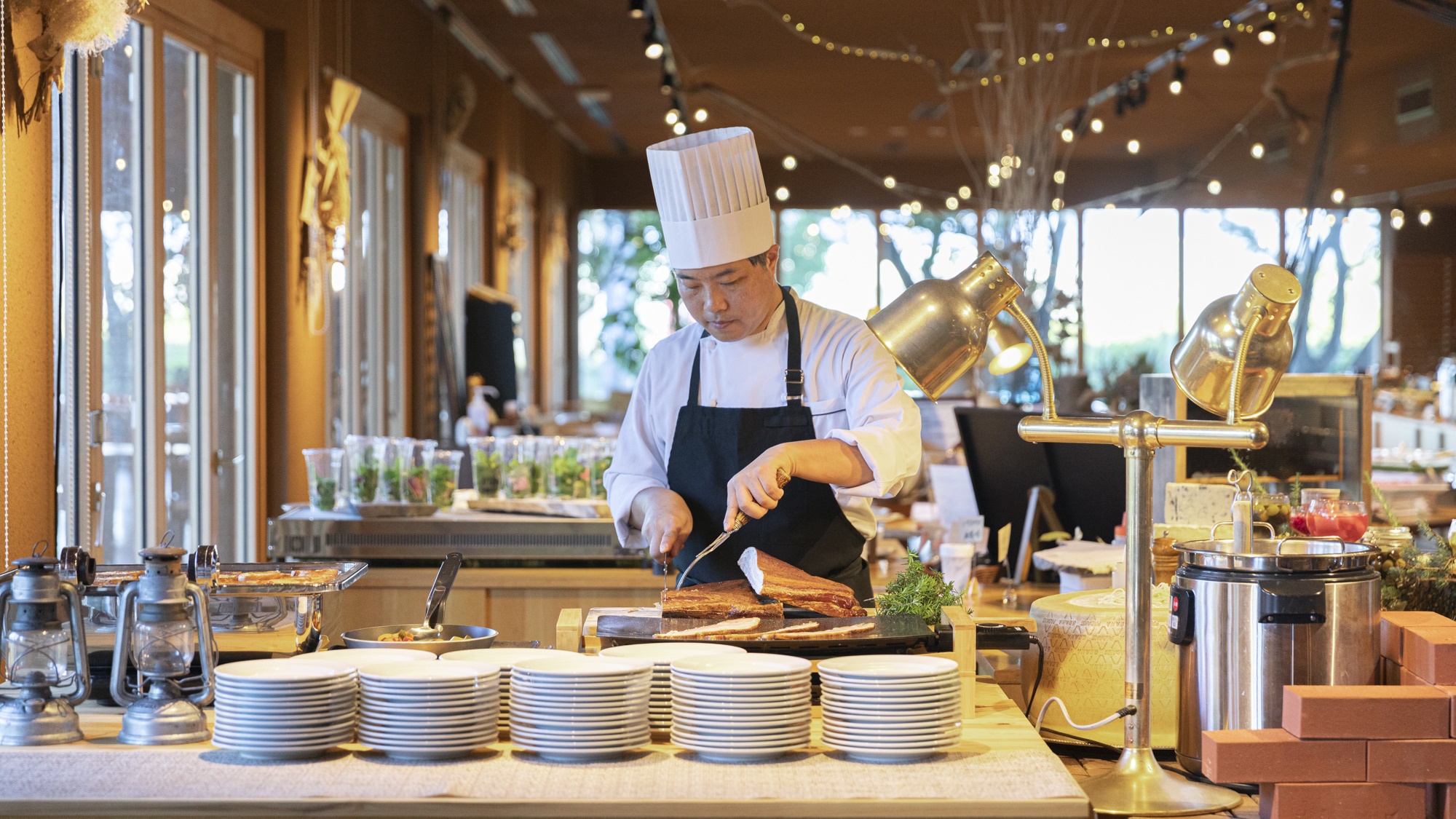 *【ご朝食】シェフが目の前で調理を行うライブキッチン
