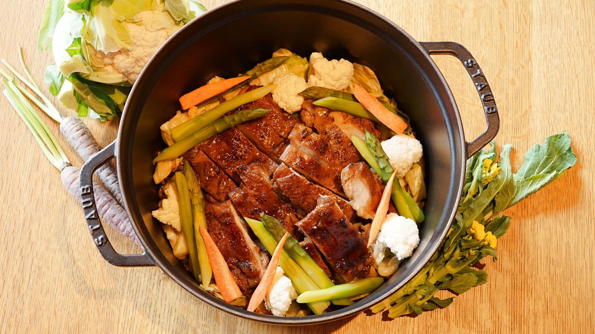 *【ご朝食】3月から5月までは春の味覚が勢ぞろい！香ばしく焼き上げた照り焼きチキン
