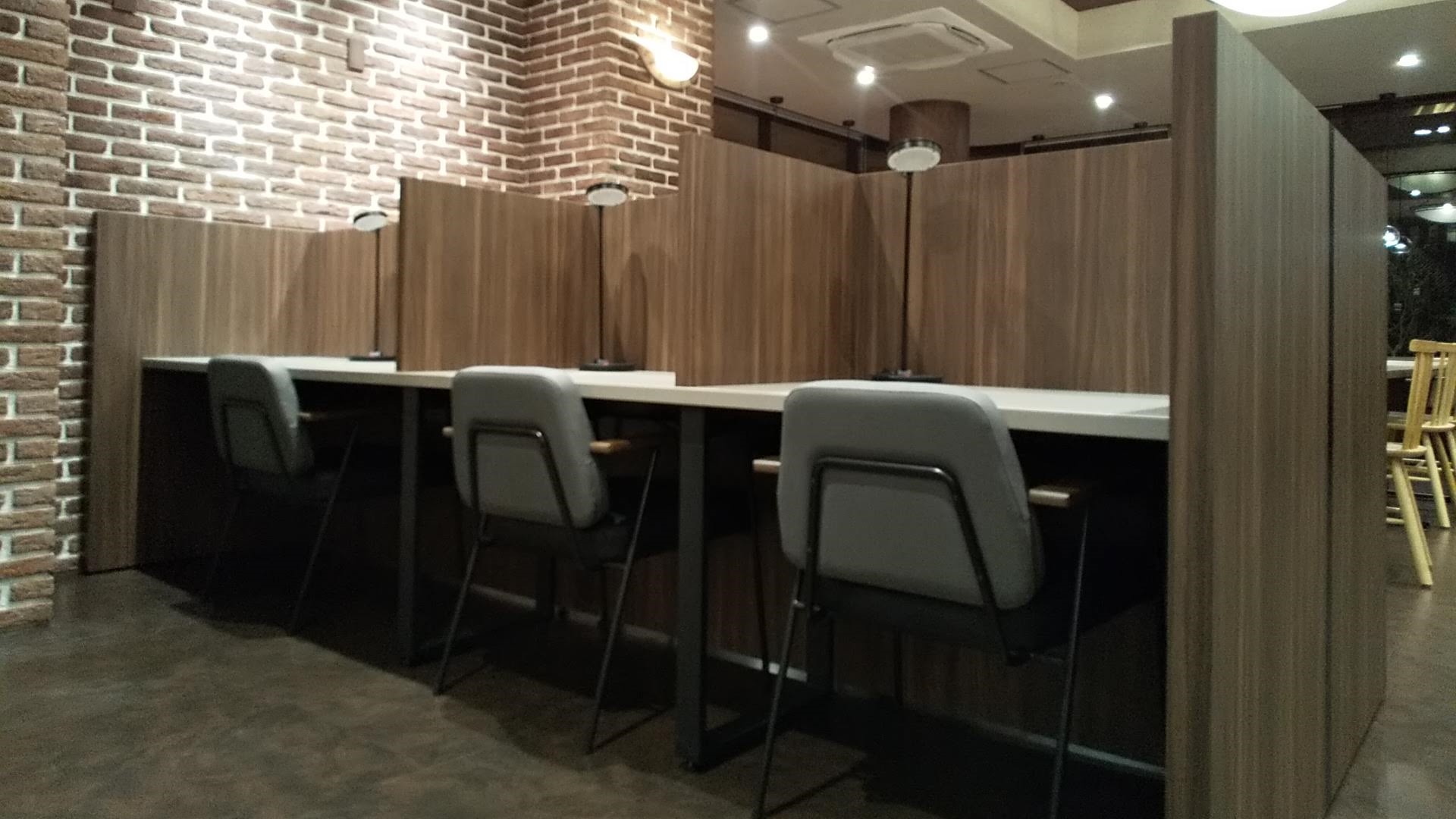 カフェラウンジ