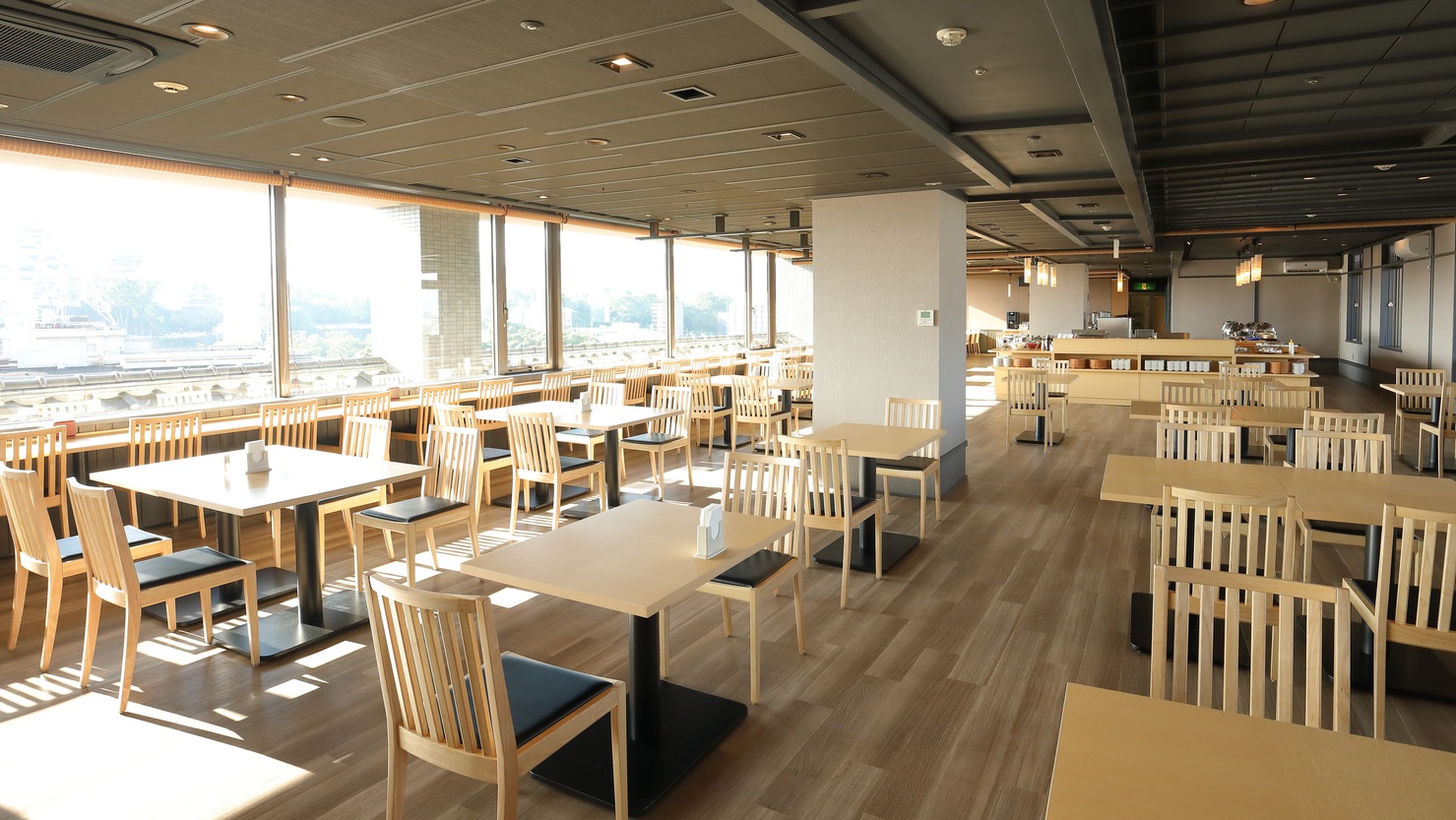 【禁煙確約◇期間限定◇部屋タイプおまかせ】■無料コミックコーナーOPEN■＜朝食付き＞