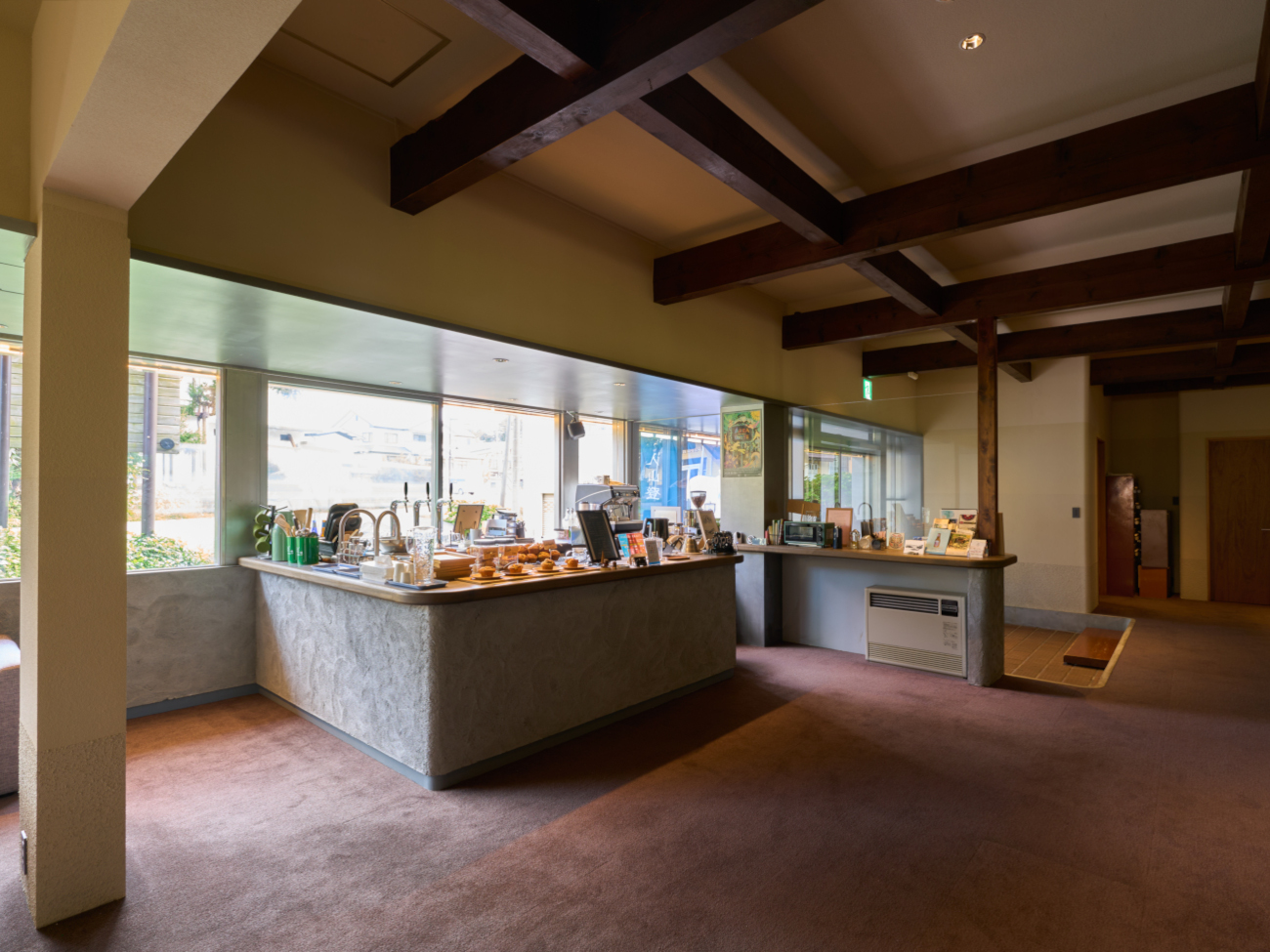 ロビーラウンジ