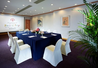 会議室 Meeting Room
