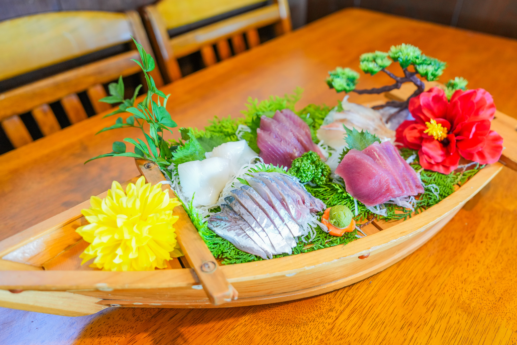 伊豆の新鮮魚介の舟盛