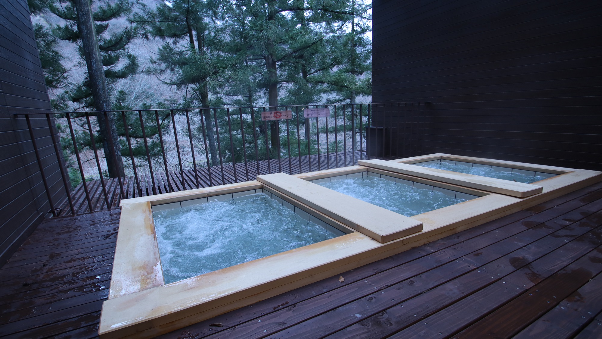 白銀の湯を使用した約30℃のリラックスバス（ジャグジーバス）