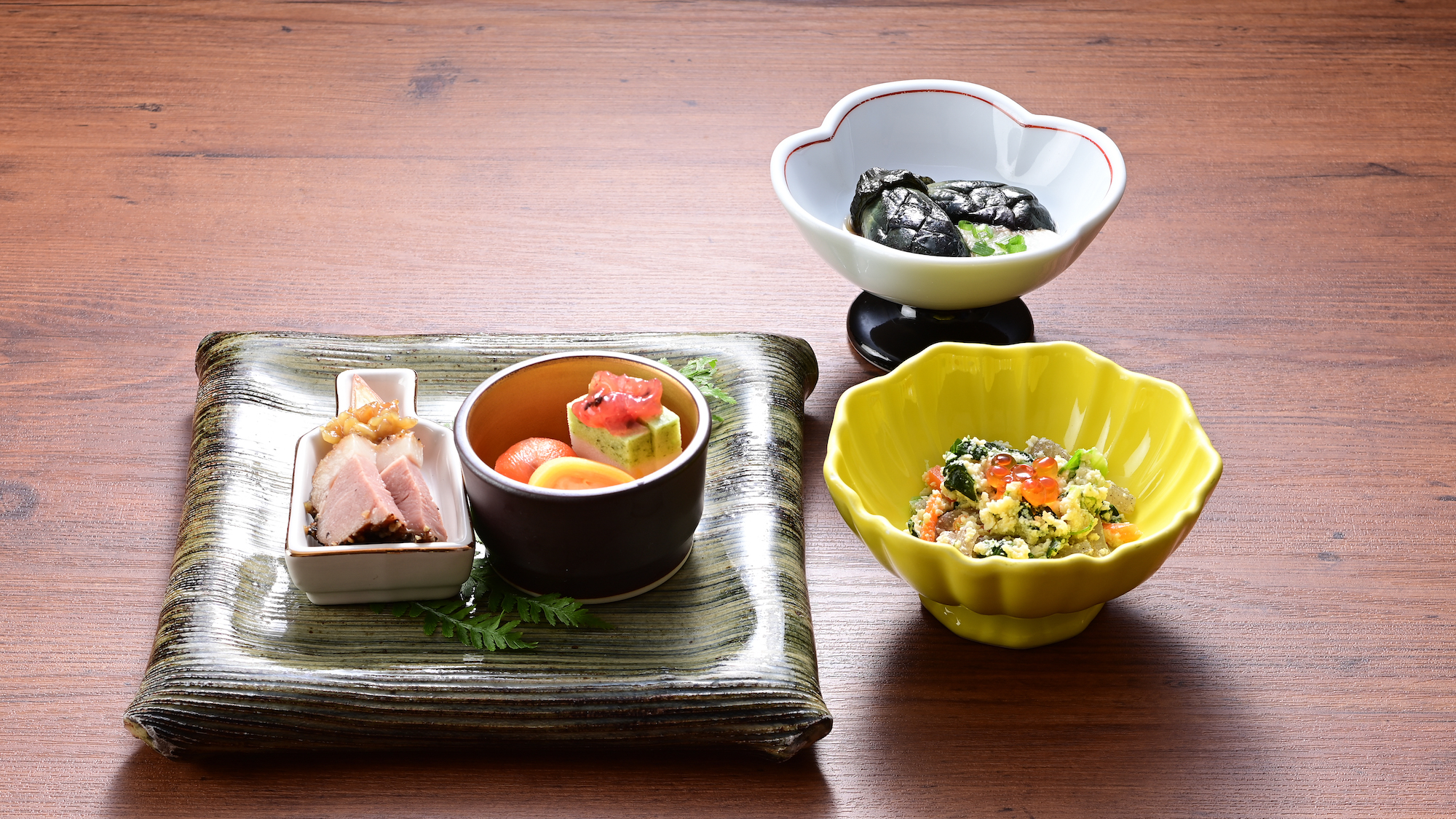 お食事は季節感あふれる手作り料理を夕食、朝食ともに個室でごゆっくりと。