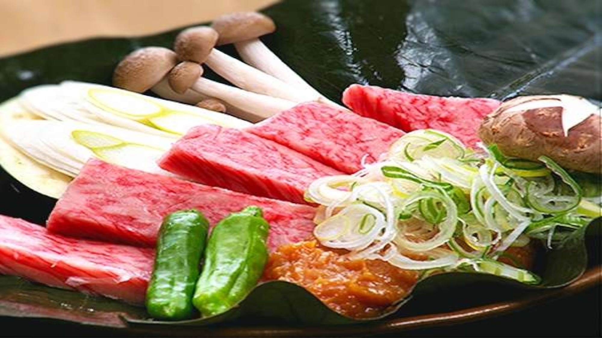 【デラックス】質量ともに◎飛騨牛朴葉味噌ステーキ(150ｇ)と飛騨豚豆乳鍋(80ｇ)／夕朝食×部屋食