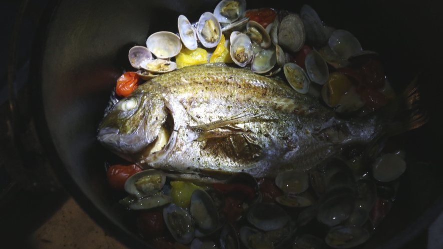 ダッチオーブン料理～鯛のアクアパッツア