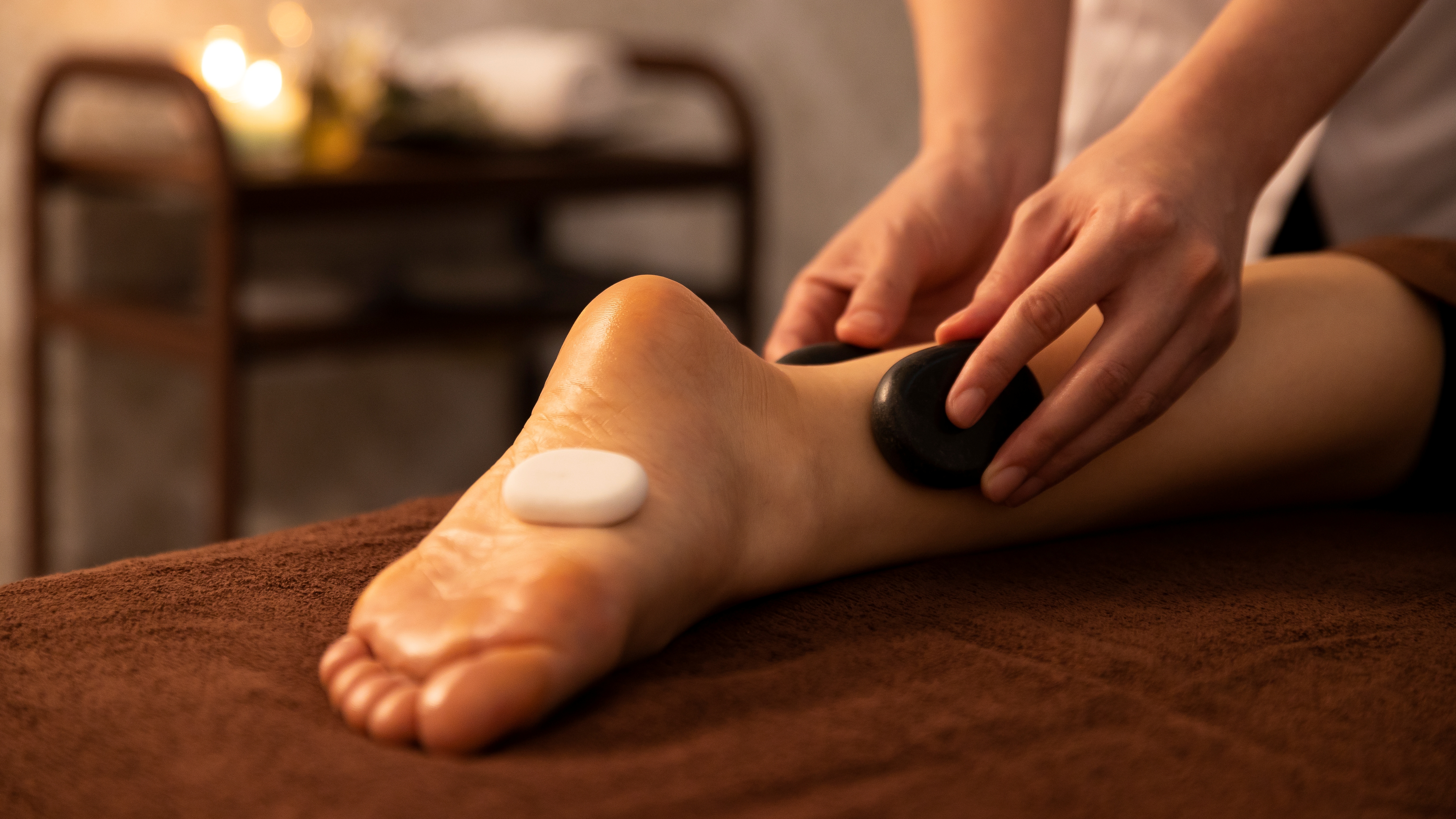 【体いやし處】ホットストーンフットケア