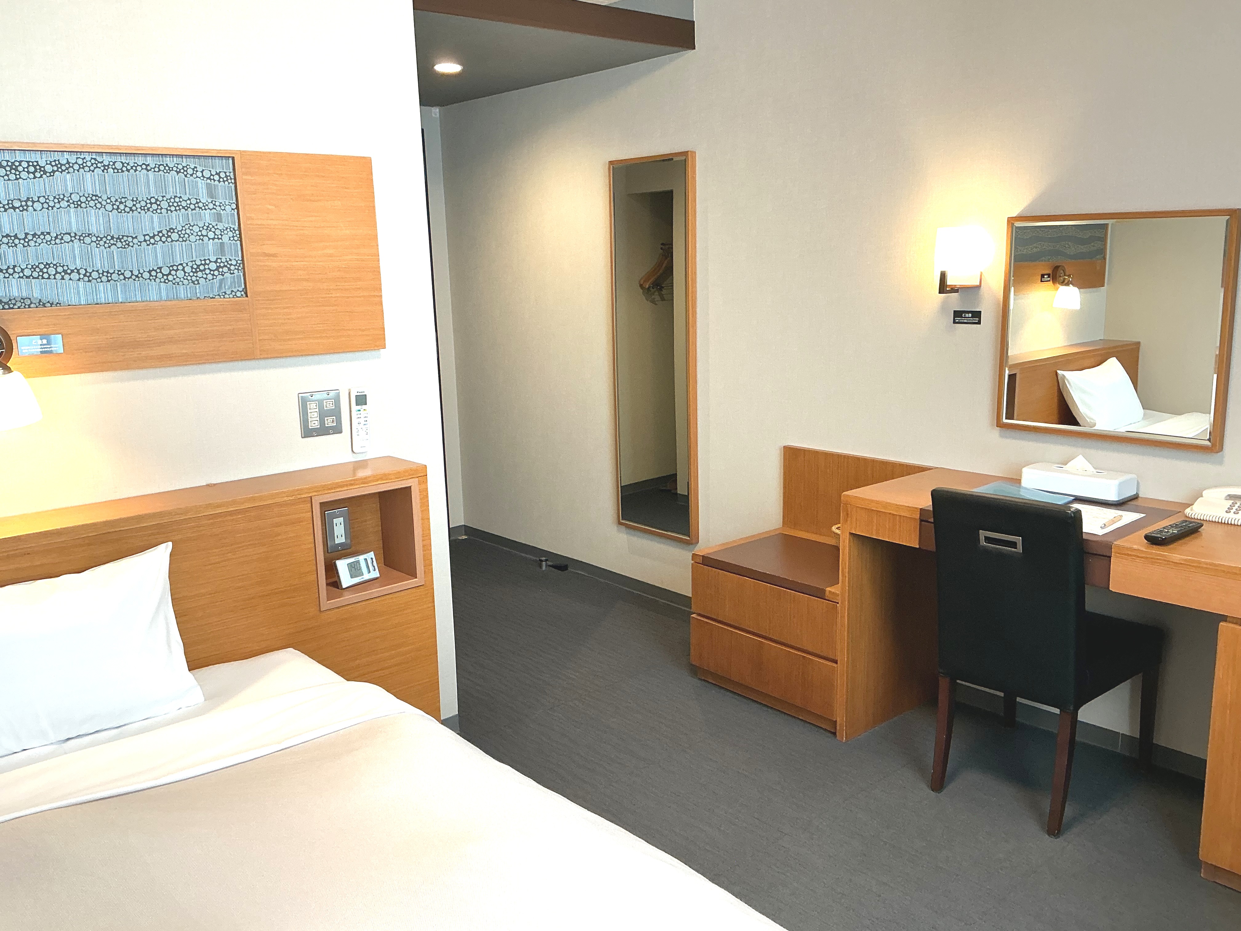 【シングルルーム】1ベッド/120&times;195ｃｍ