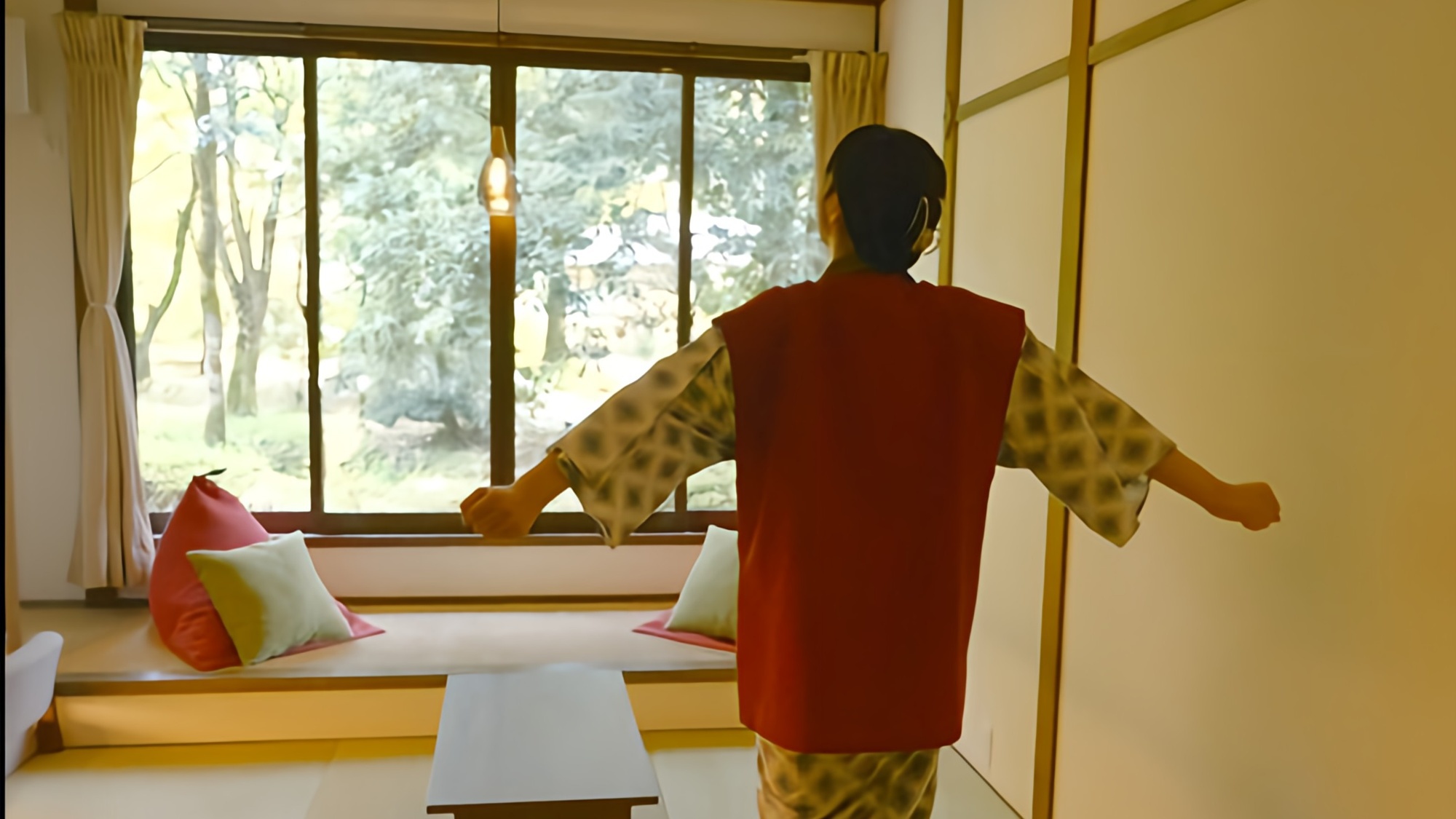 自然を間近に感じる畳の客室で、肩の力がふっと抜けるひとときを。