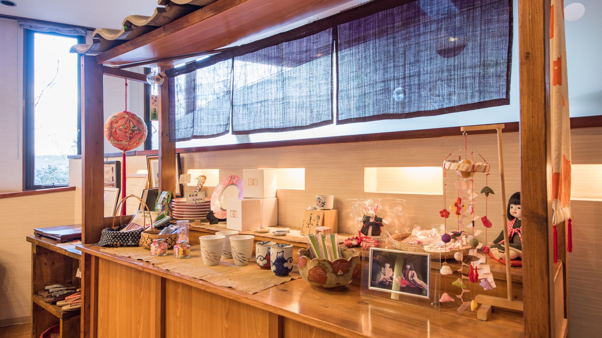 *【館内一例】趣のあるアンティーク雑貨や販売品など