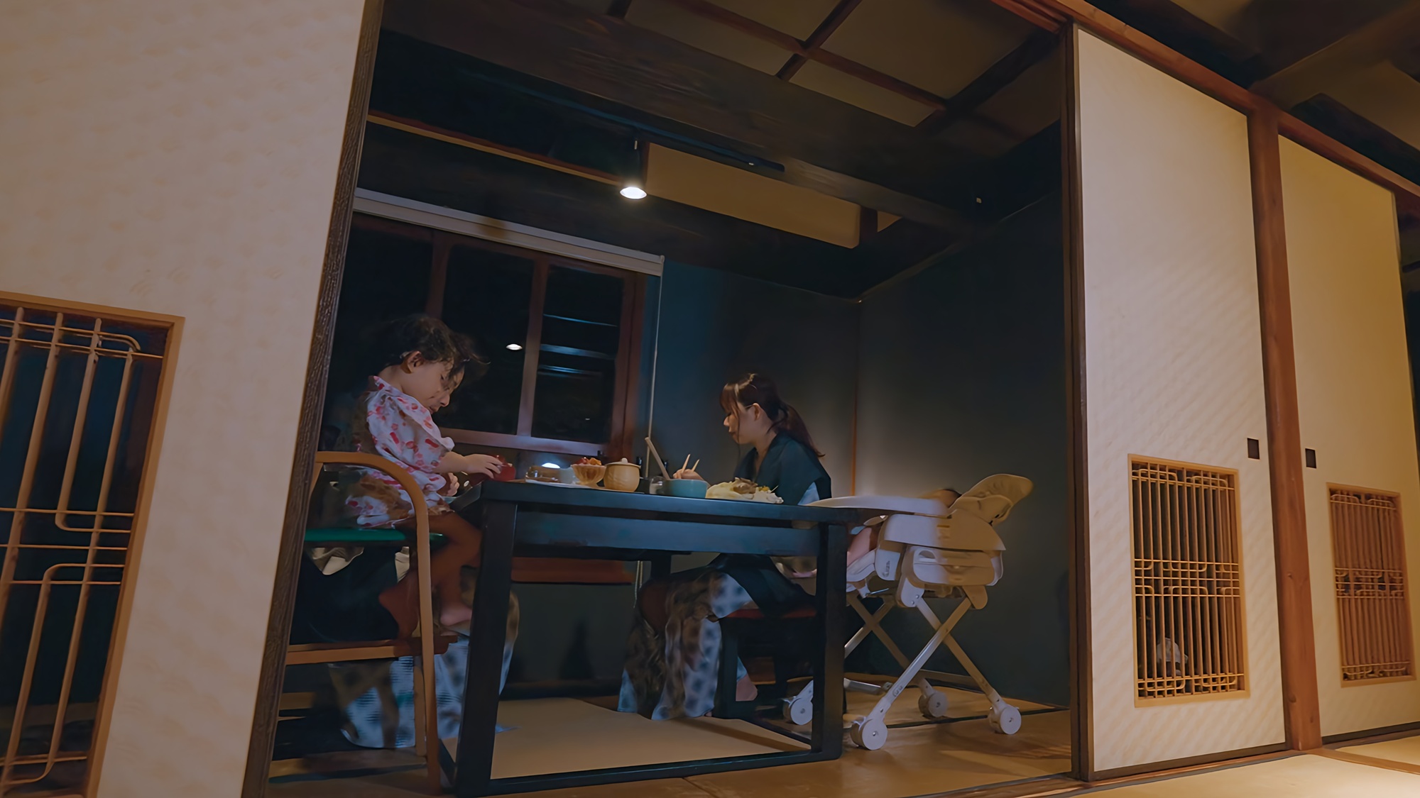 小さなお子様も一緒に、くつろぎの個室でお食事を。
