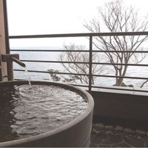 水ノ琴のお部屋のプライベート露天風呂