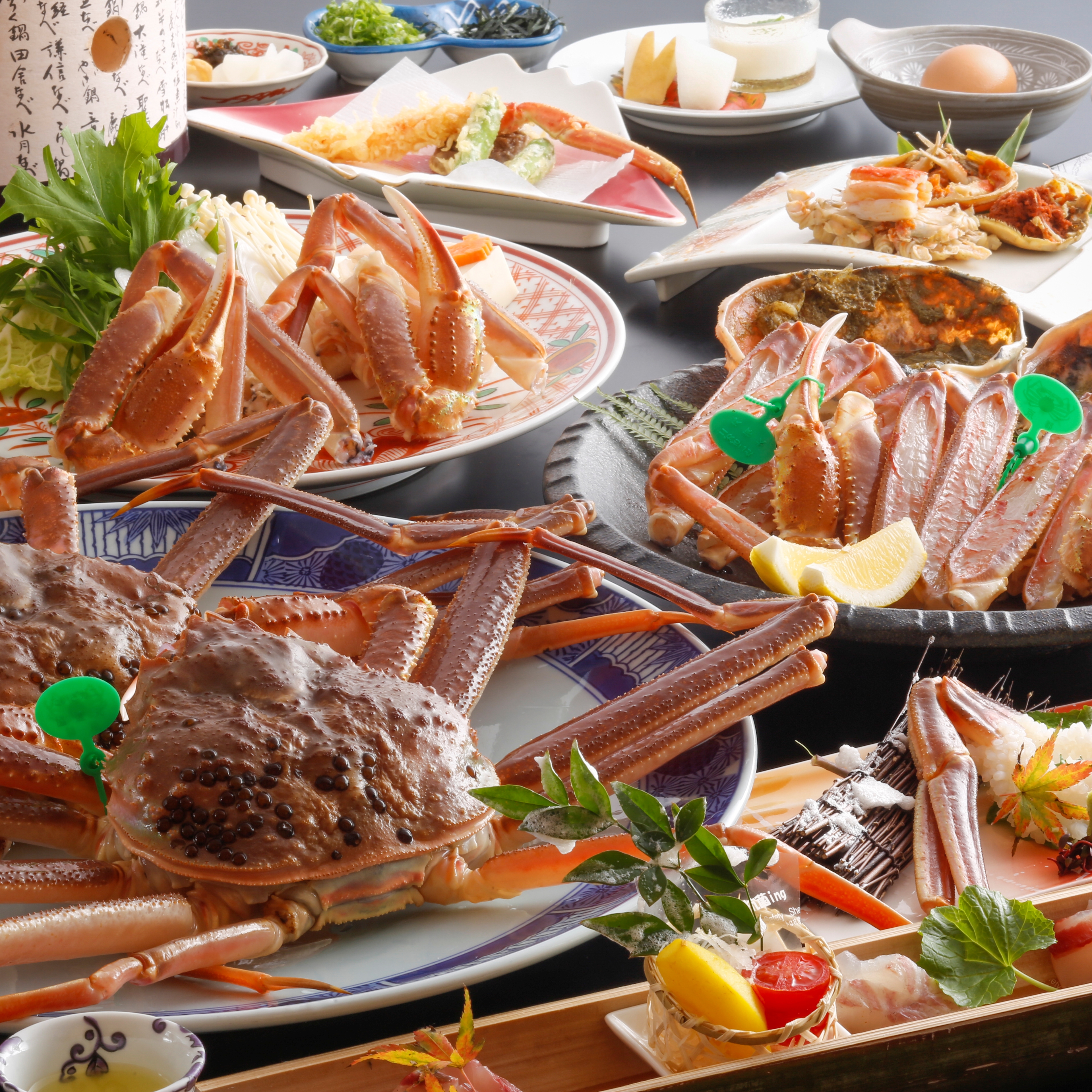 厳選活蟹会席料理の一例（漁模様により日毎に料理内容は変わります）