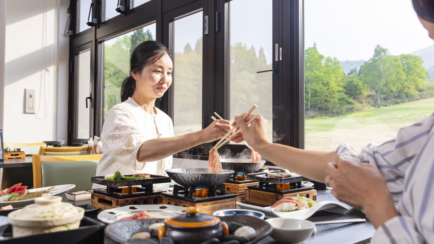 お食事は会席コースにて