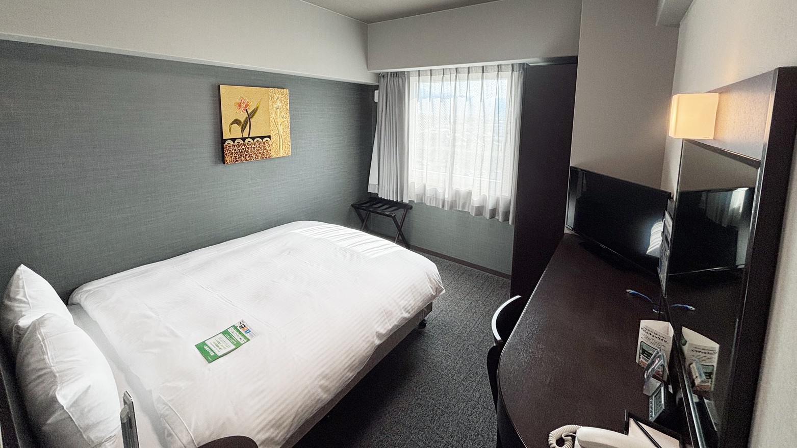 ◆コンフォートセミダブルルーム◆BS･WOWOW視聴可能◆ベッド幅140×196(cm)