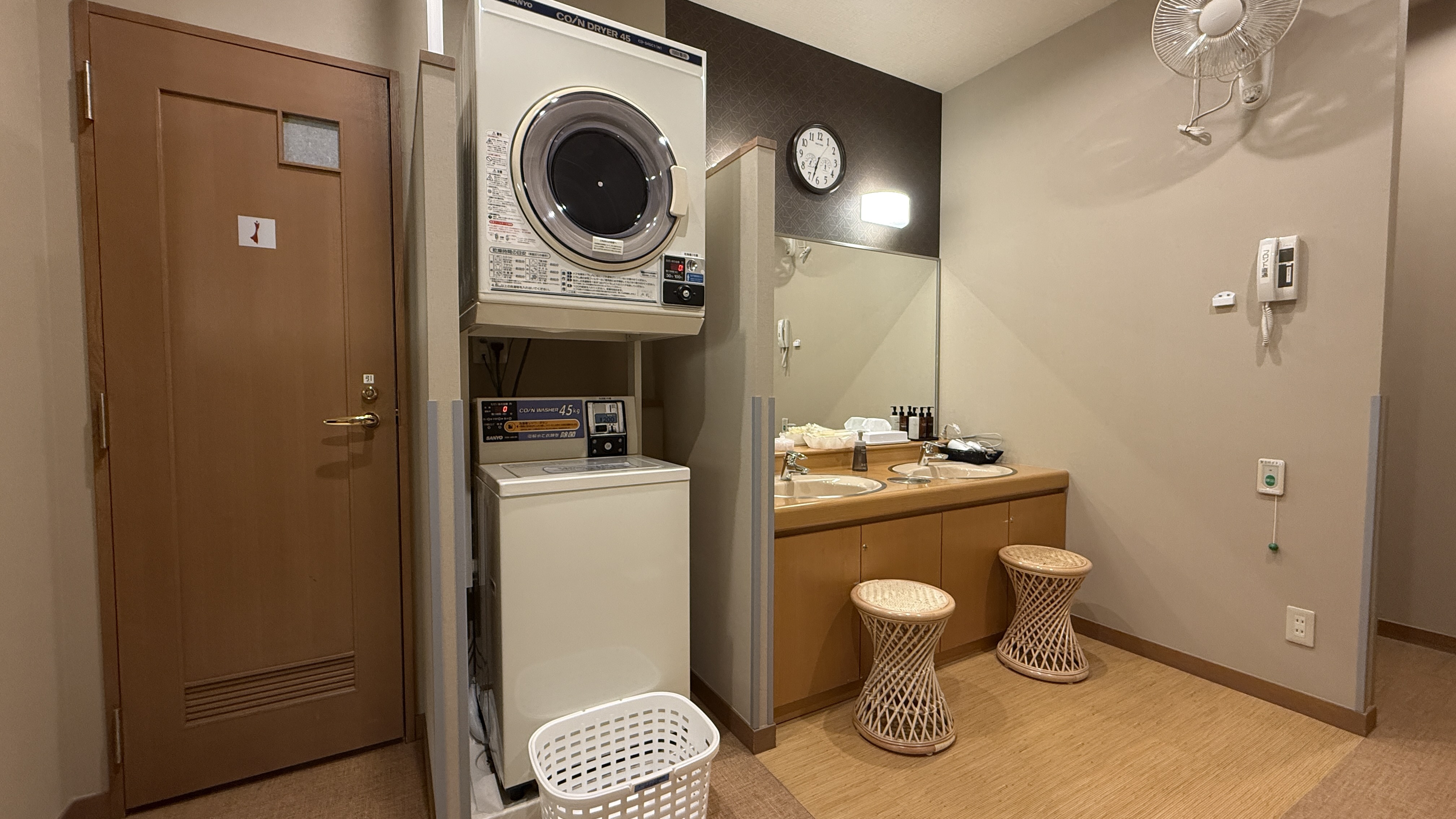 女性用大浴場【ランドリー】
