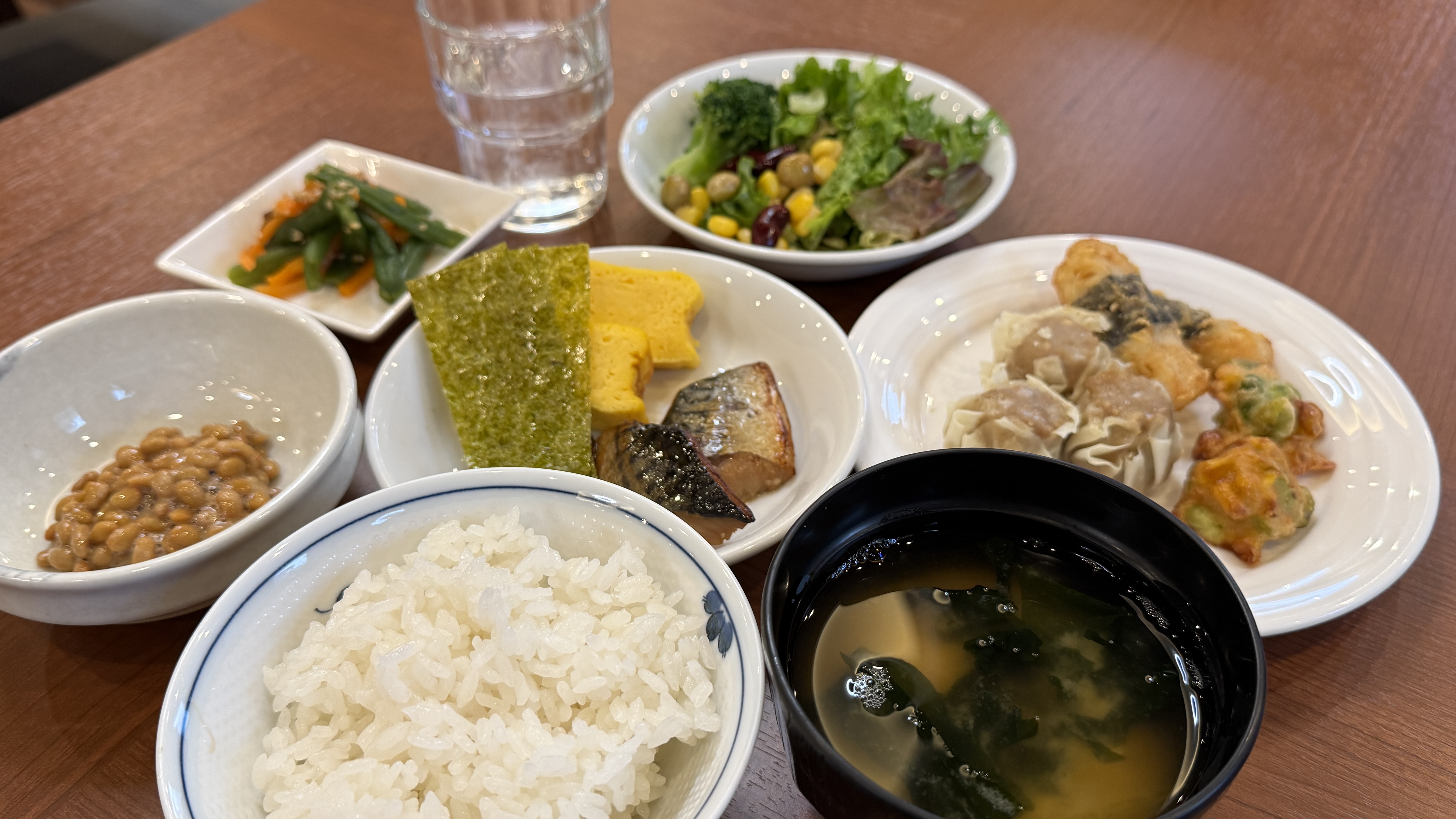 朝食バイキング　メニューは日替わりでご用意しております。