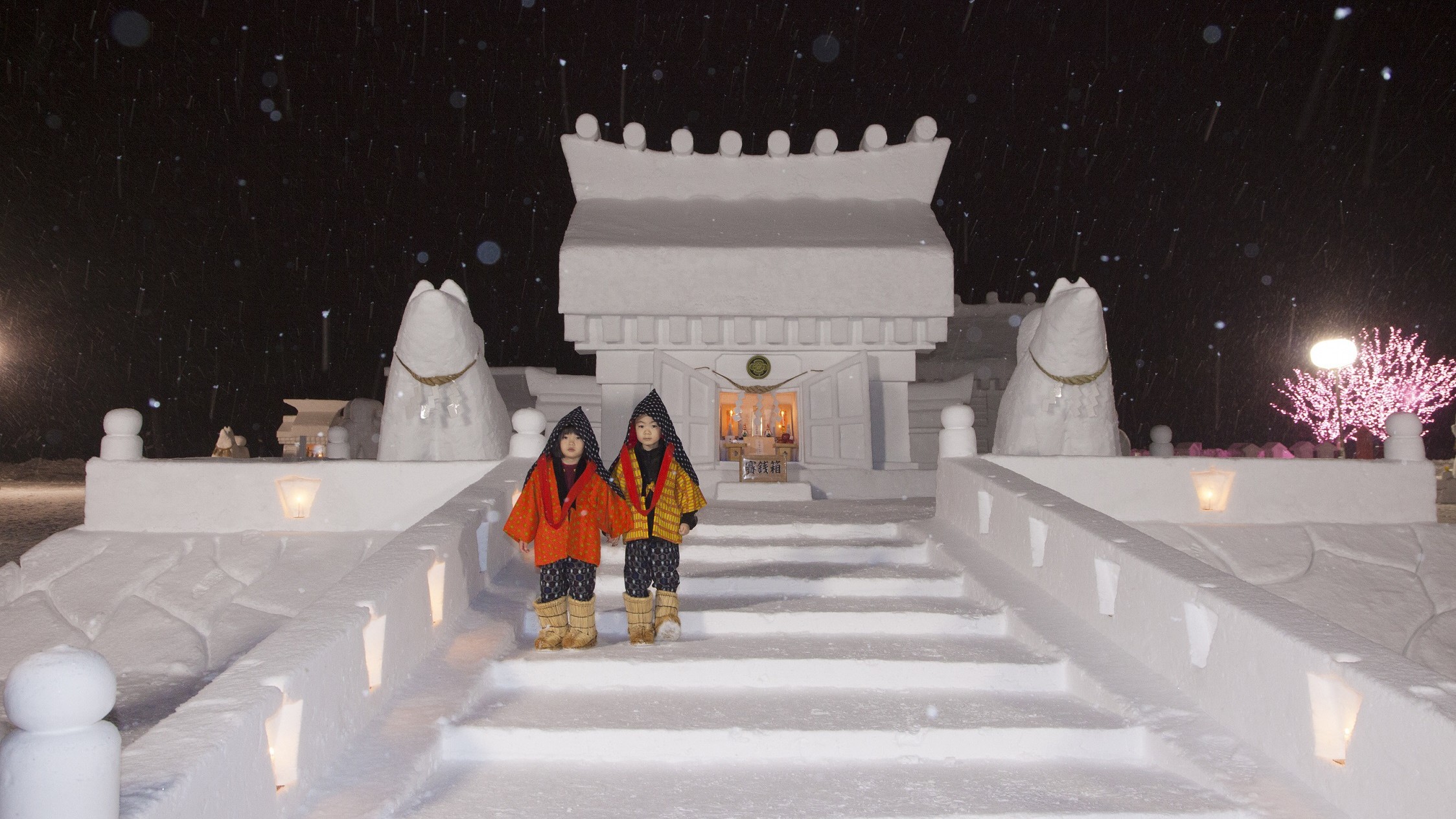 犬っこまつり。お祭り期間に合わせ、近隣の酒蔵も開放される為、日本酒もお楽しみいただけます。