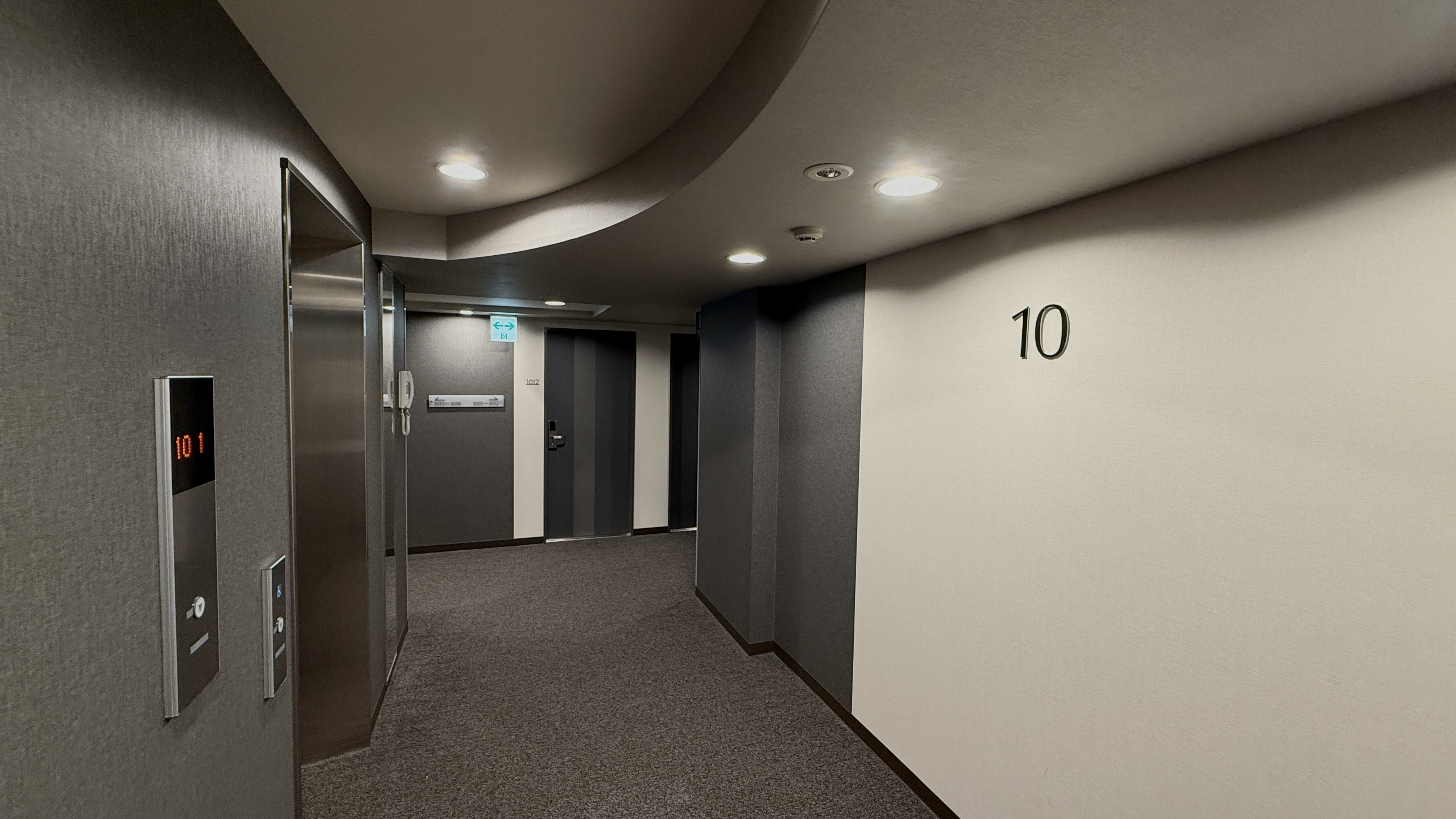 フロア～エレベーターホール～