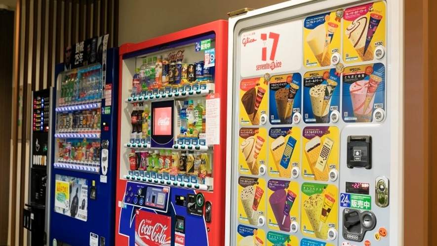  ◇飲料自動販売機＆アイス販売機◇  ２階に設置しております