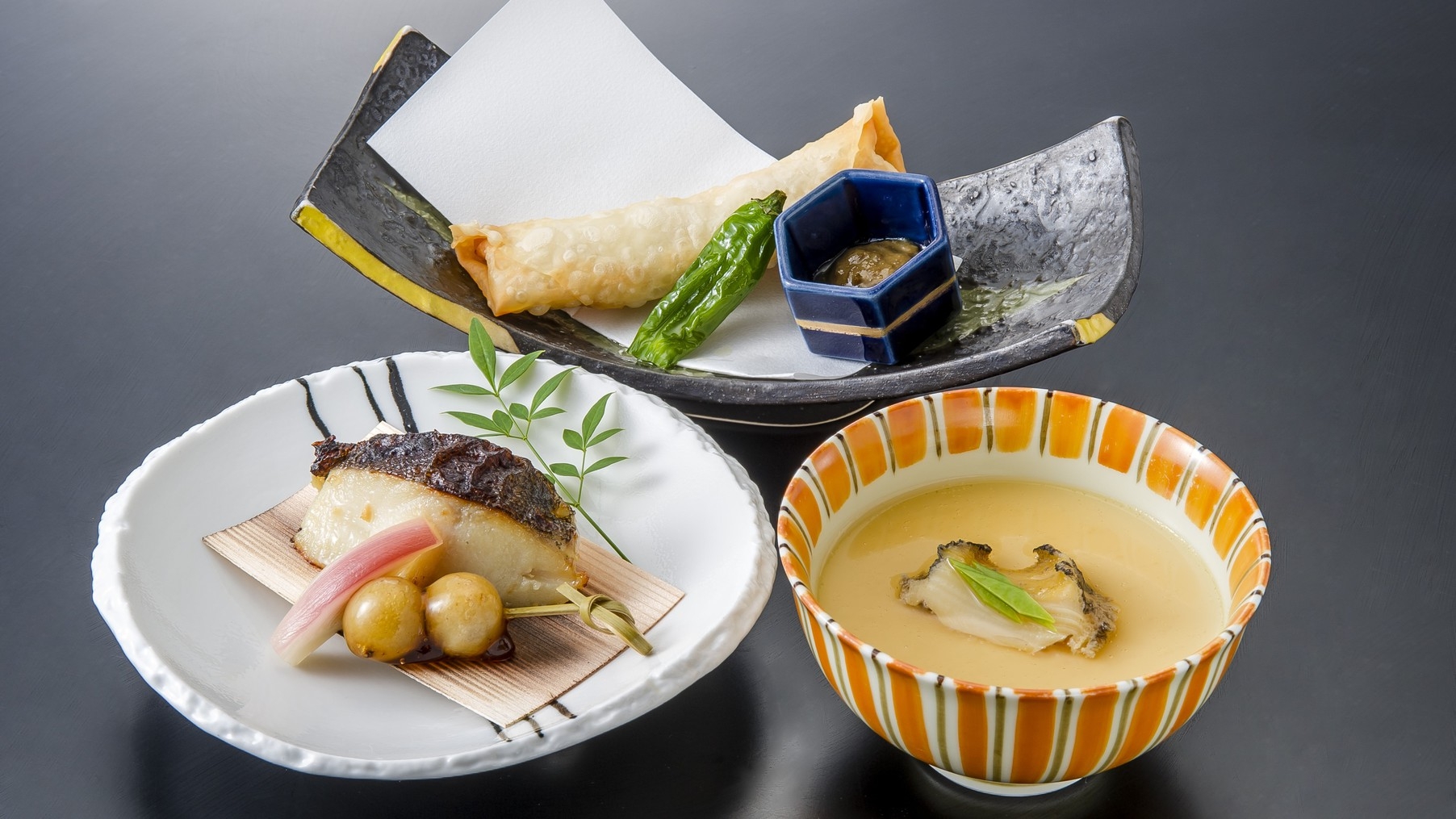 【早割30】3，000円引き！冬の会席料理《青龍》造里五種+但馬牛ロース+日本海産松葉蟹鍋+茹で蟹