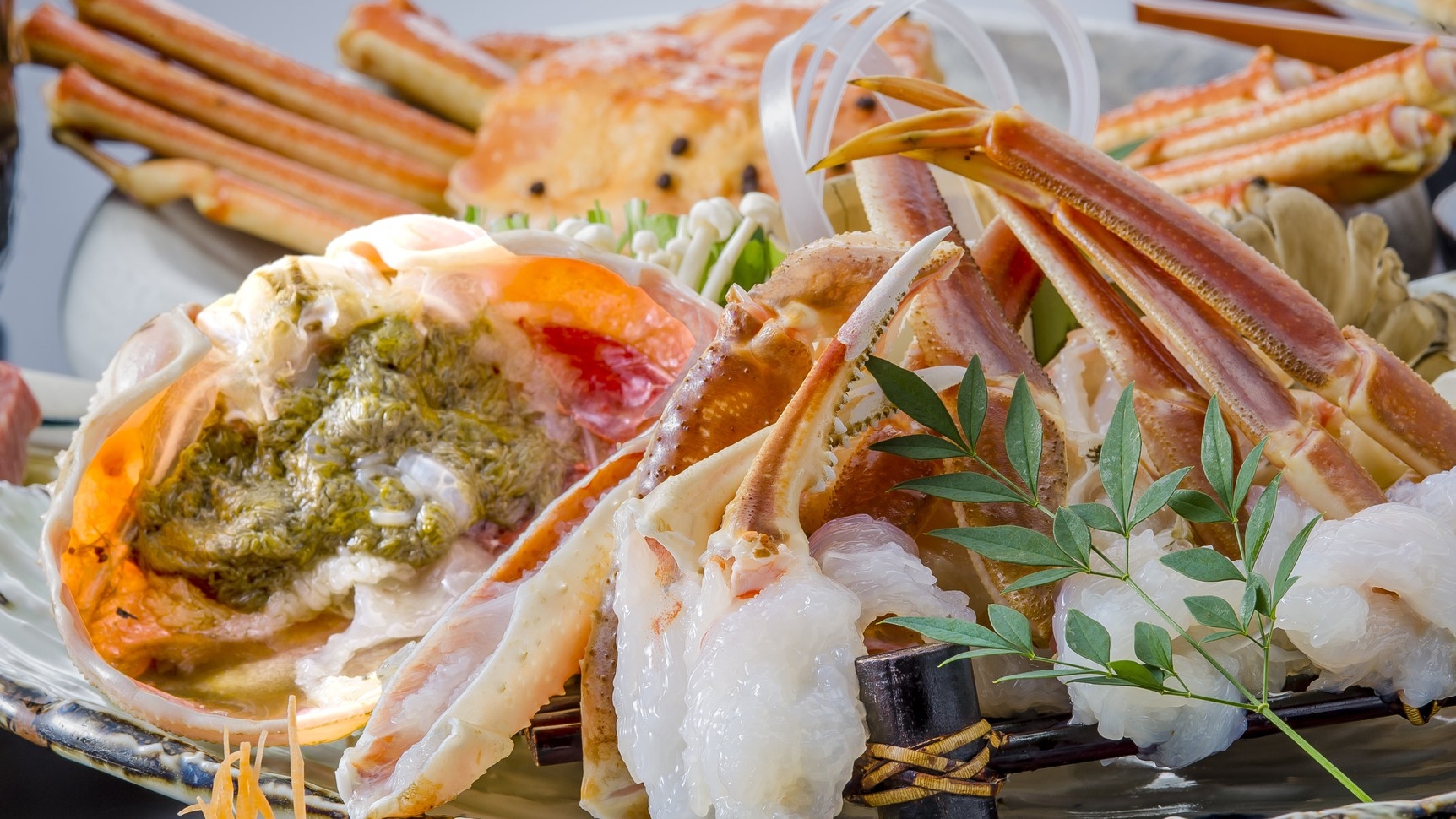 【早割30】3，000円引き！冬の会席料理《青龍》造里五種+但馬牛ロース+日本海産松葉蟹鍋+茹で蟹