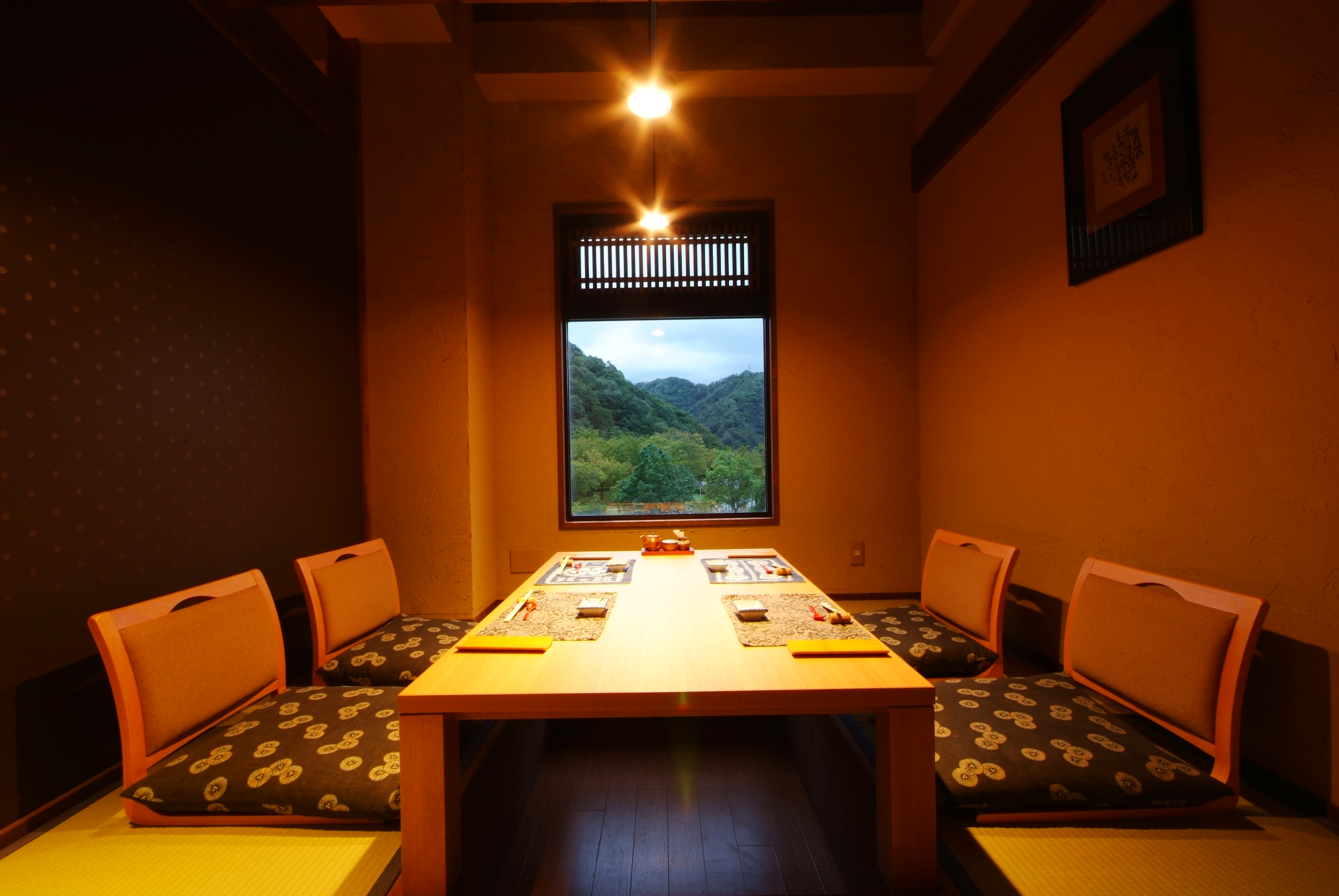 【食事処/陶祥】4名様までお入り頂けます。掘りごたつ式。★2階客室宿泊者様限定★