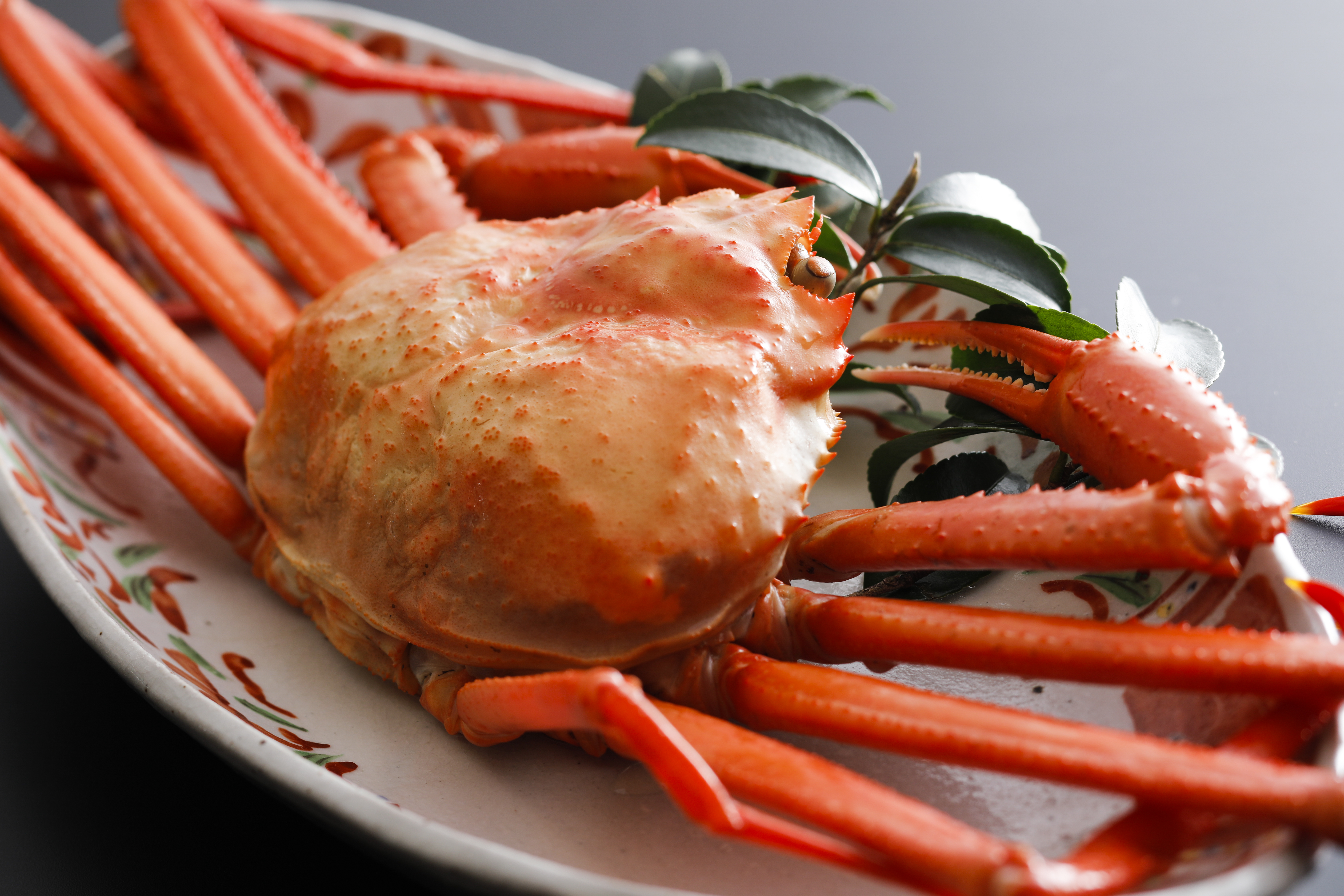季節の一品　茹で紅ズワイ蟹