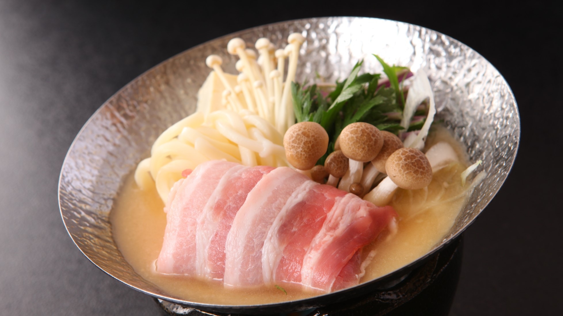 信州吟醸豚と信州牛を味わい尽くす＜2連泊限定＞冬のおこもり美食ステイ【広間食】