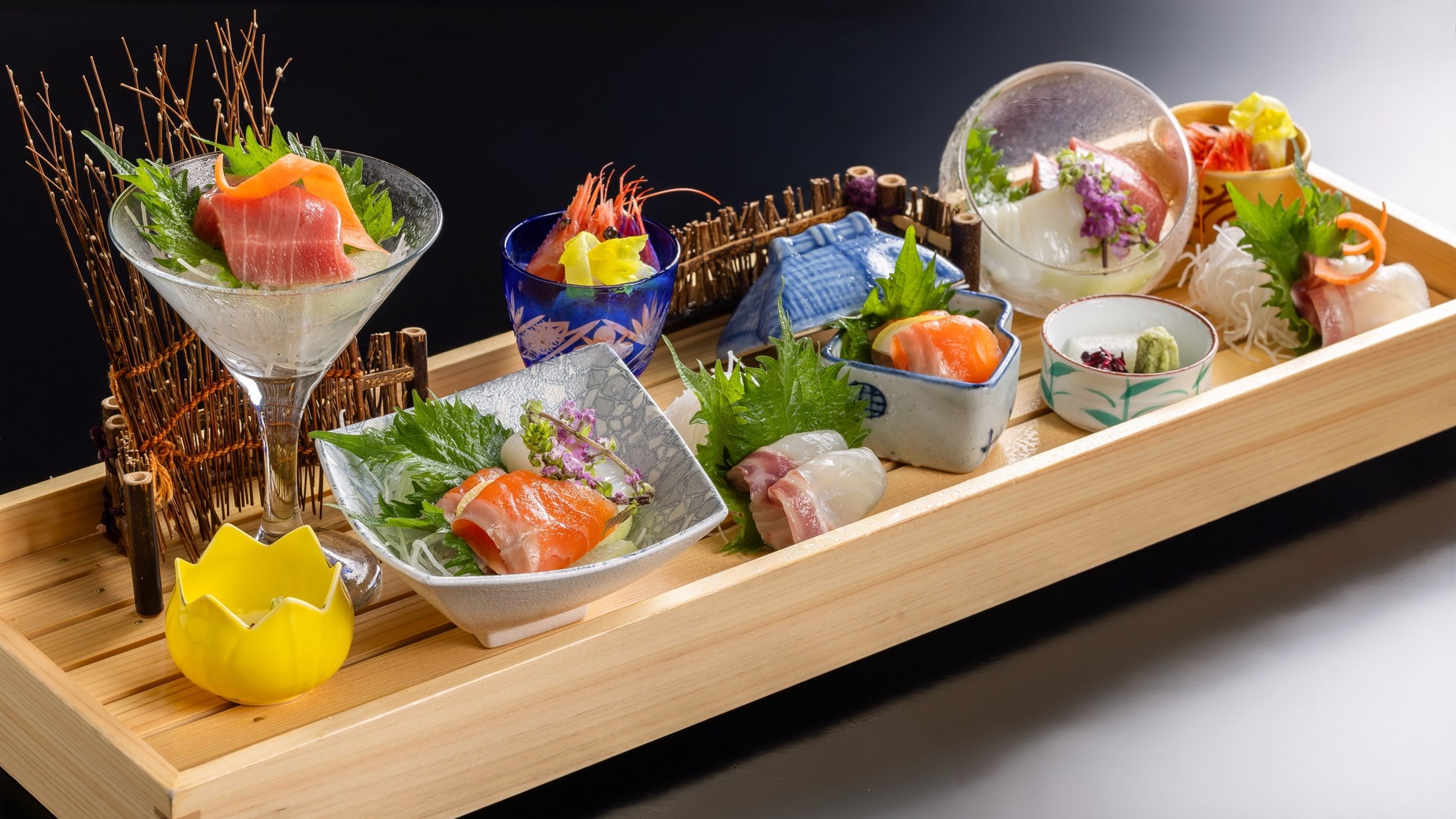 【美味少量会席】選び抜かれし旬を味わう　＜夕朝食付＞【個室食事処】