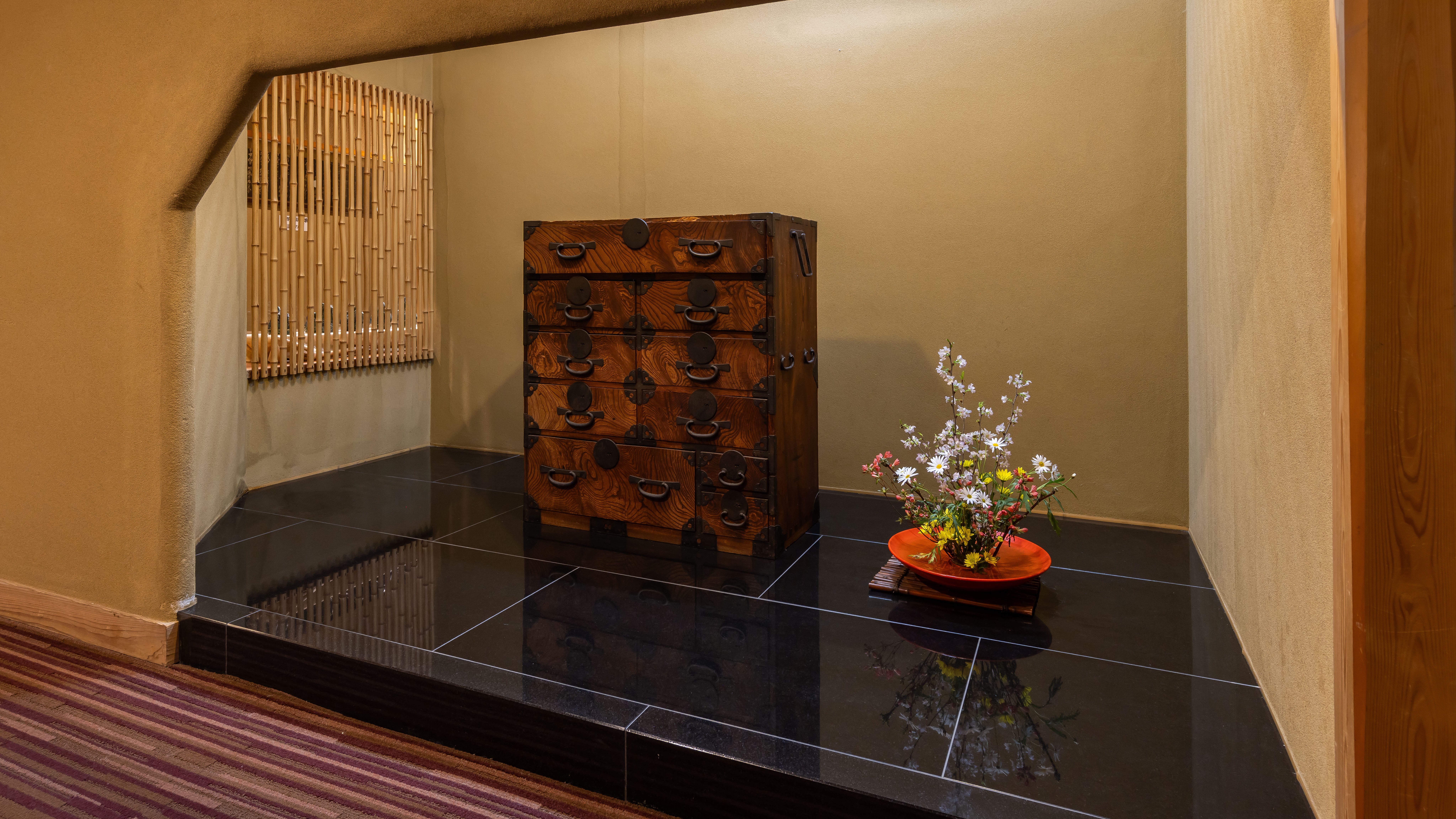 ＜館内展示＞
