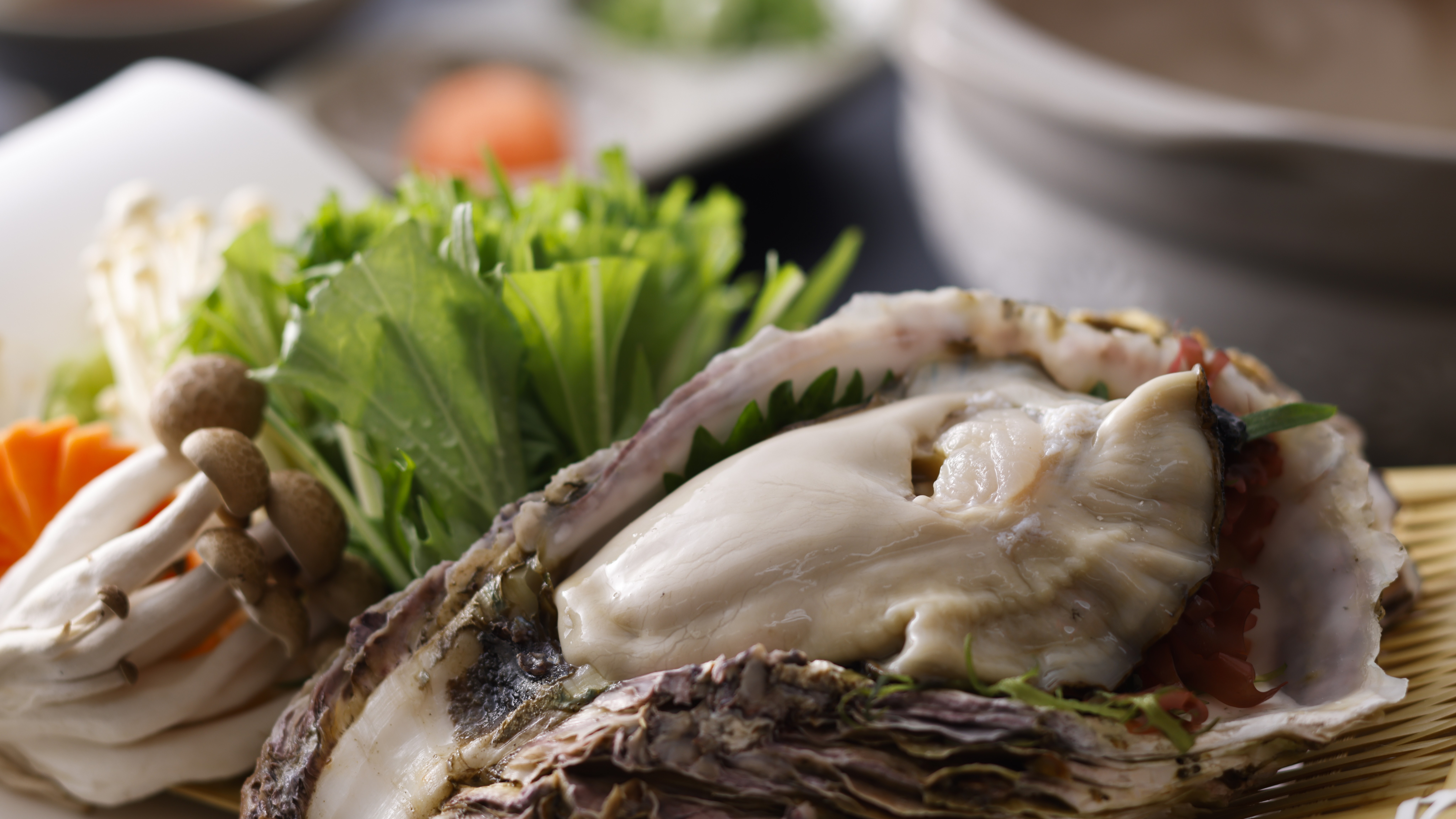 伊根のブランド岩ガキ「夏珠」。岩ガキのしゃぶしゃぶ