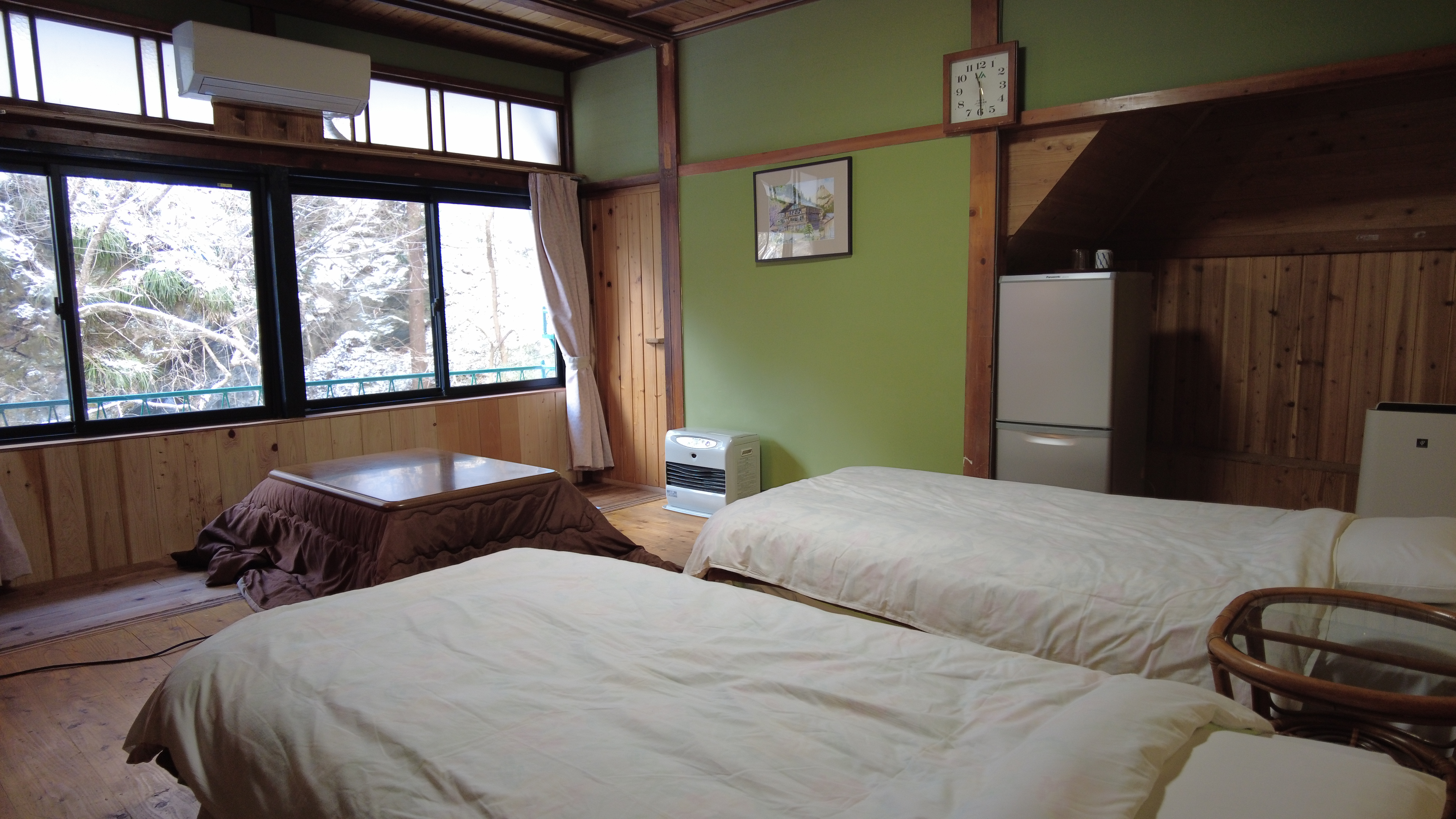 1階 温泉 岩風呂付き客室「星尾川」10畳の洋室