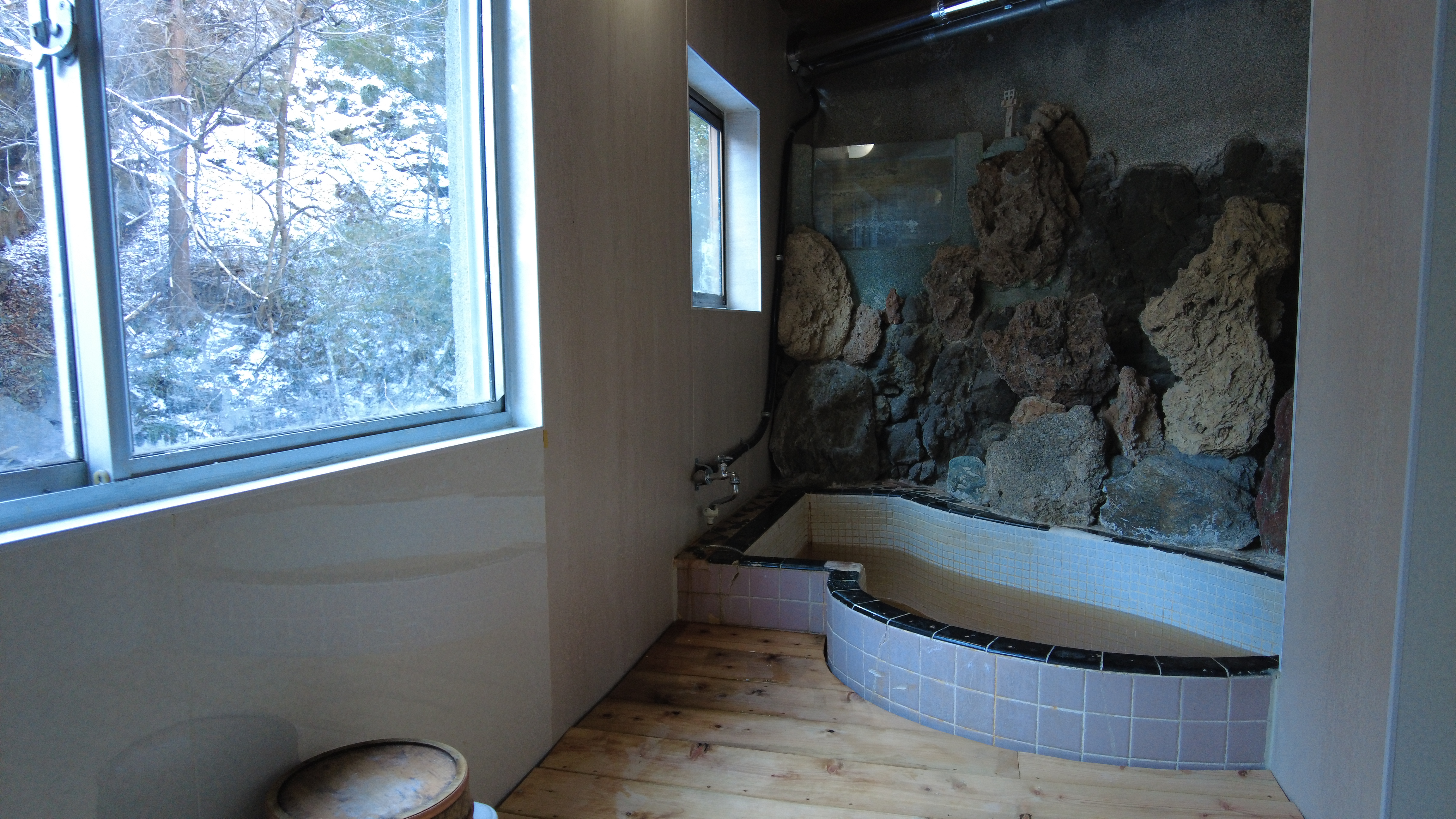 1階 温泉 岩風呂付き客室「星尾川」温泉岩風呂