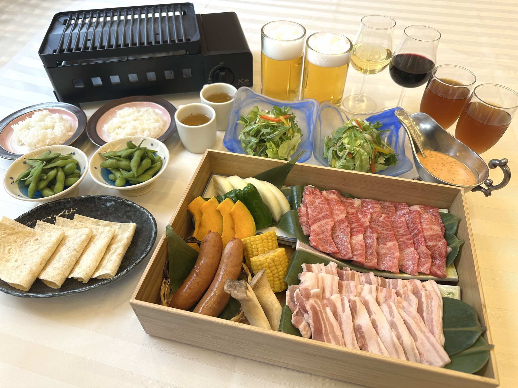 ★やまゆりビーフポークBBQプラン★飲み放題＆フードバー付きの満足プラン！室内開催で快適ＢＢＱ♪