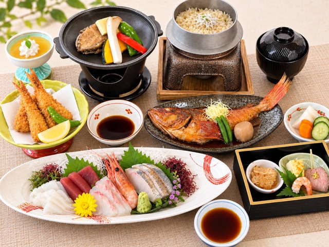【鮑の陶板焼きと海鮮満喫】会席料理★海の幸を存分に味わう江ノ島旅♪
