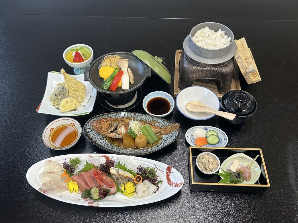 【30日前早割プラン】1，000円お得！☆あわびステーキ＆ユメカサゴの煮付など海鮮づくし和食会席☆
