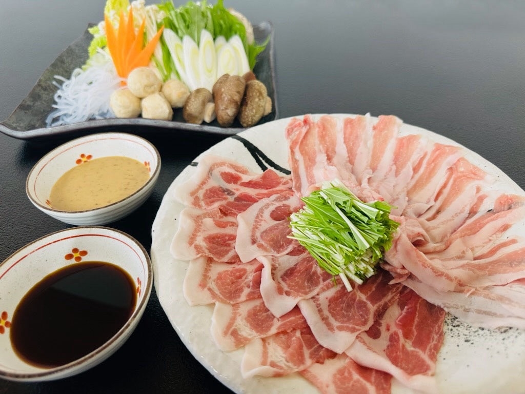 【やまゆりポークしゃぶしゃぶ食べ放題】レモンサワー、ハイボール、ウーロン茶飲み放題付き
