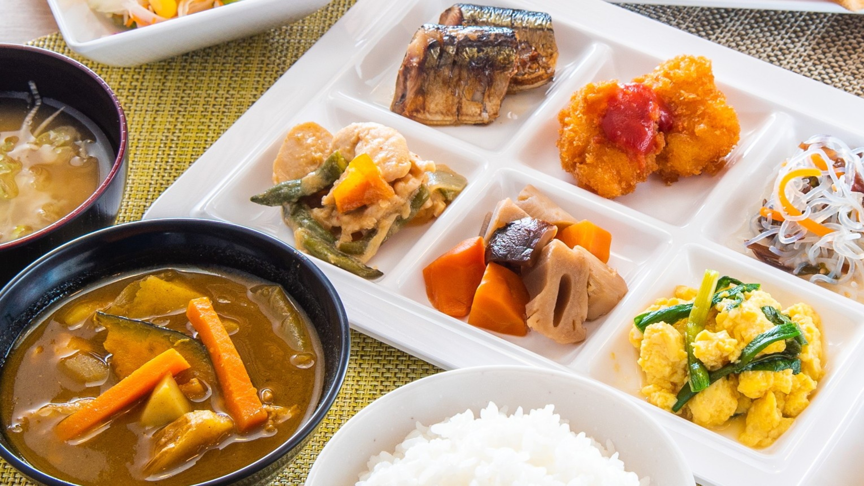 健康朝食盛り付けイメージ