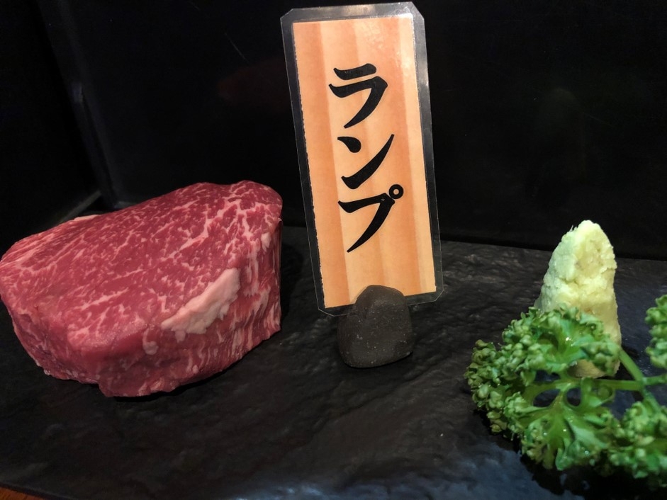 【1泊2食】近隣のおススメ提携飲食店から選べる2000円分ご夕食◆彩り豊かな朝食無料サービス◆