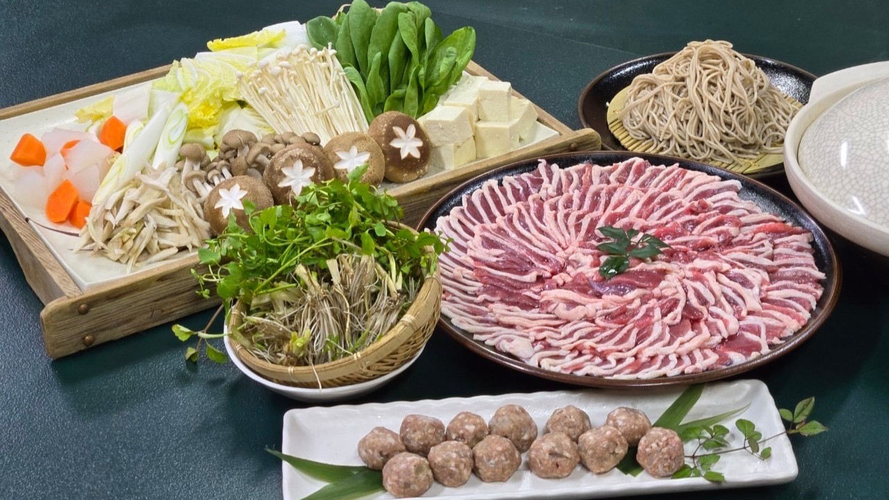 地元野菜とセリで味わう鴨鍋♪