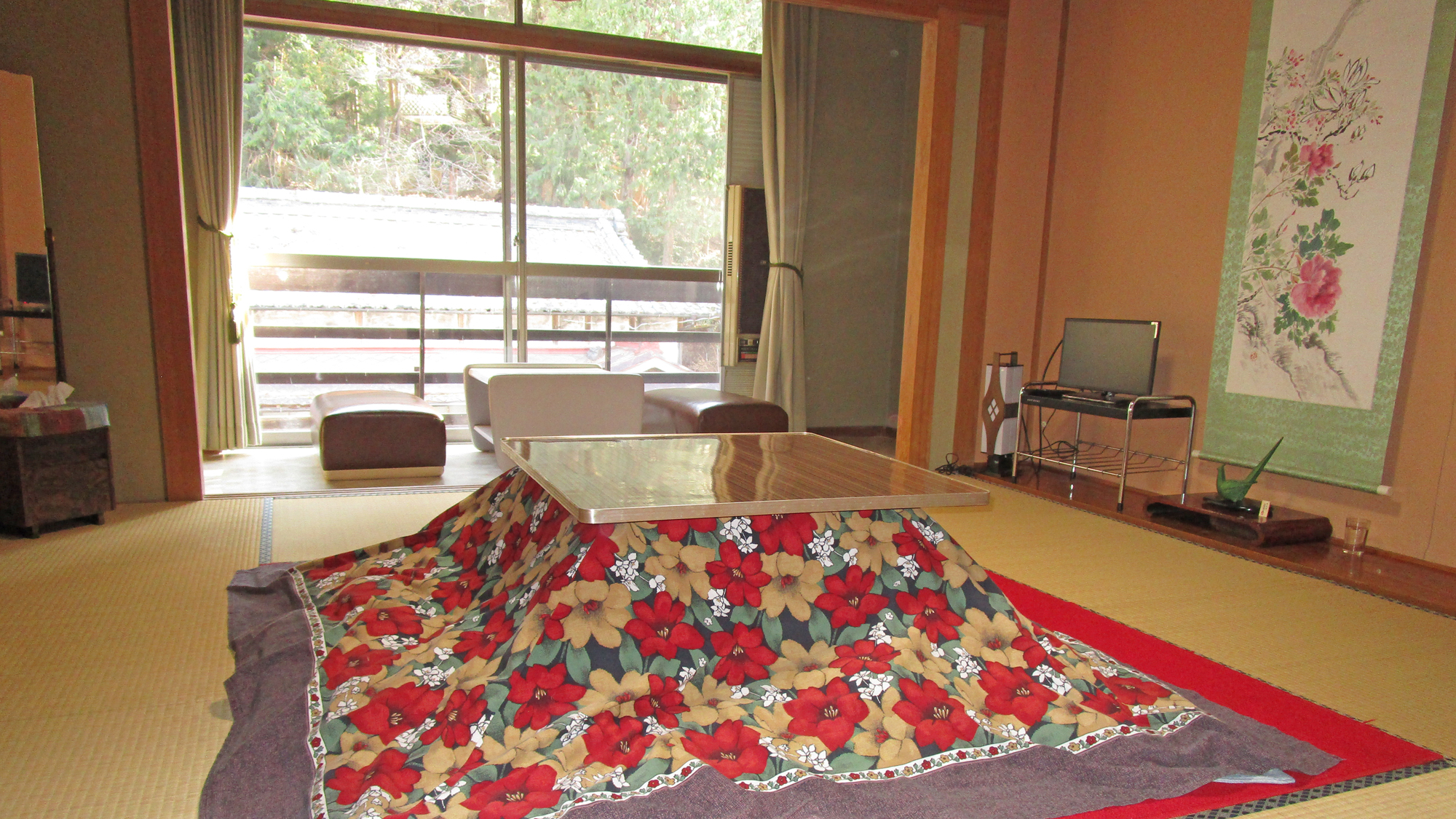 *冬季期間はお部屋にこたつをご用意。ごゆっくりとお寛ぎくださいませ。