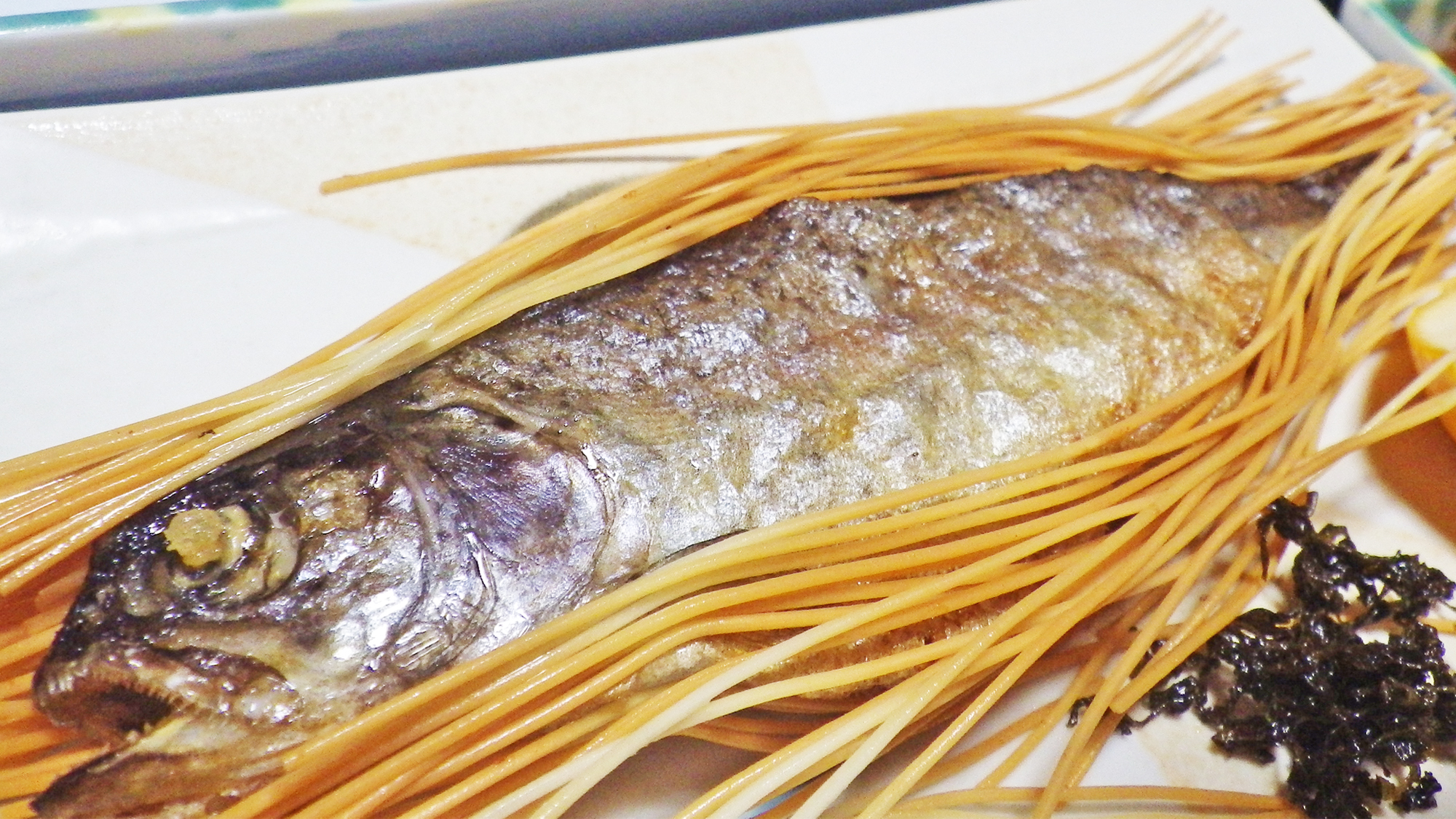 *当館名物「虹鱒のそうめん揚げ」！お客様にご好評を頂いている、当館オリジナルの料理です♪