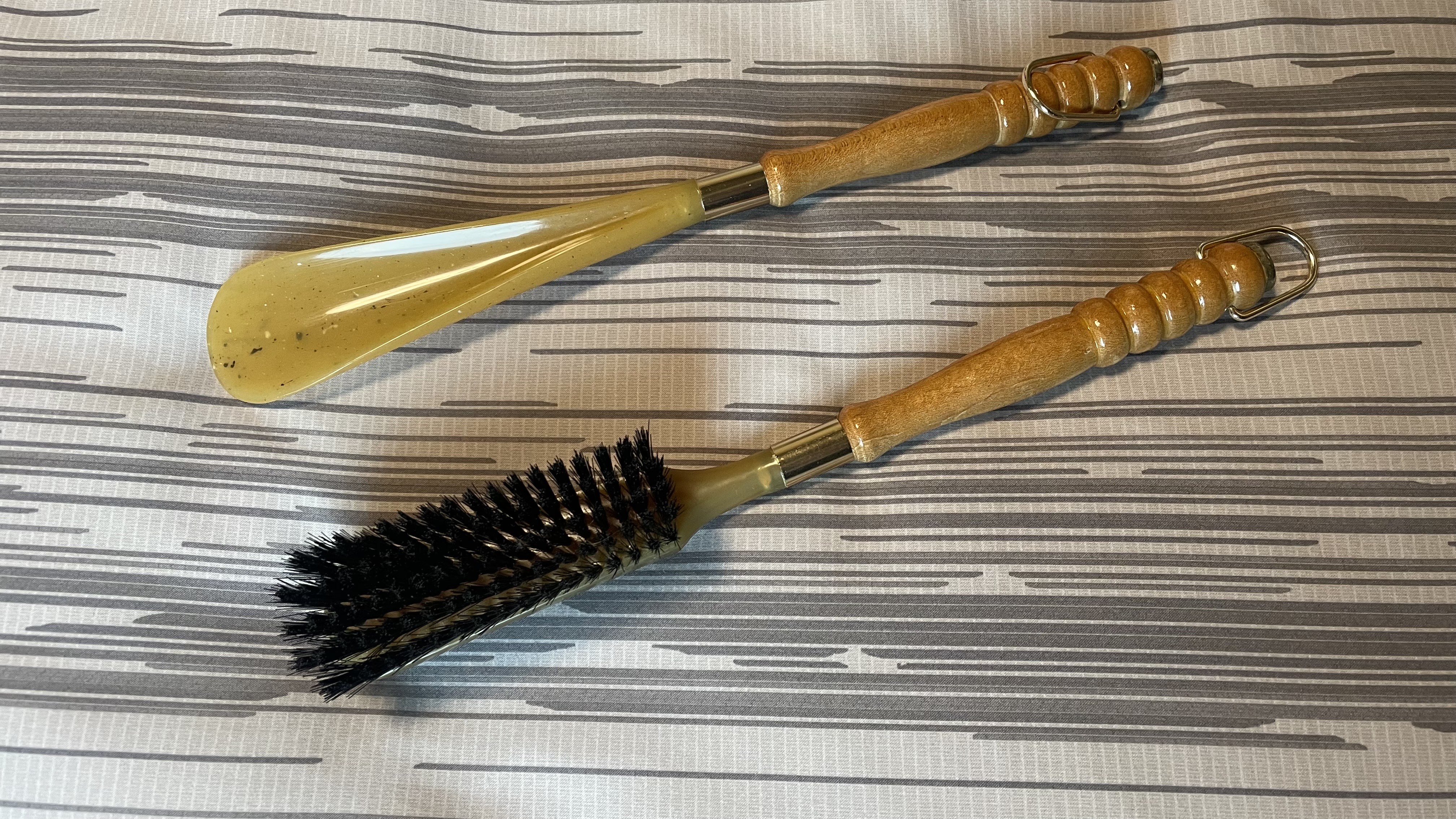 客室アメニティ　洋服ブラシ・靴べら