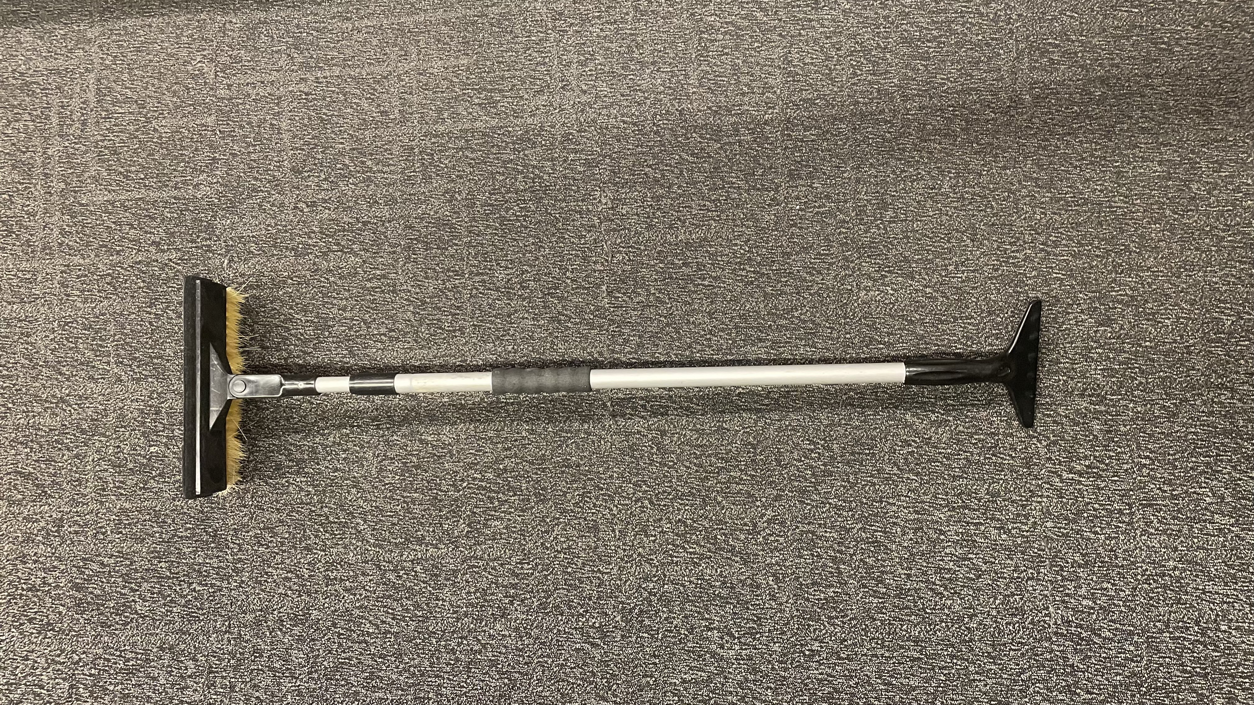 貸出品：スノーブラシ