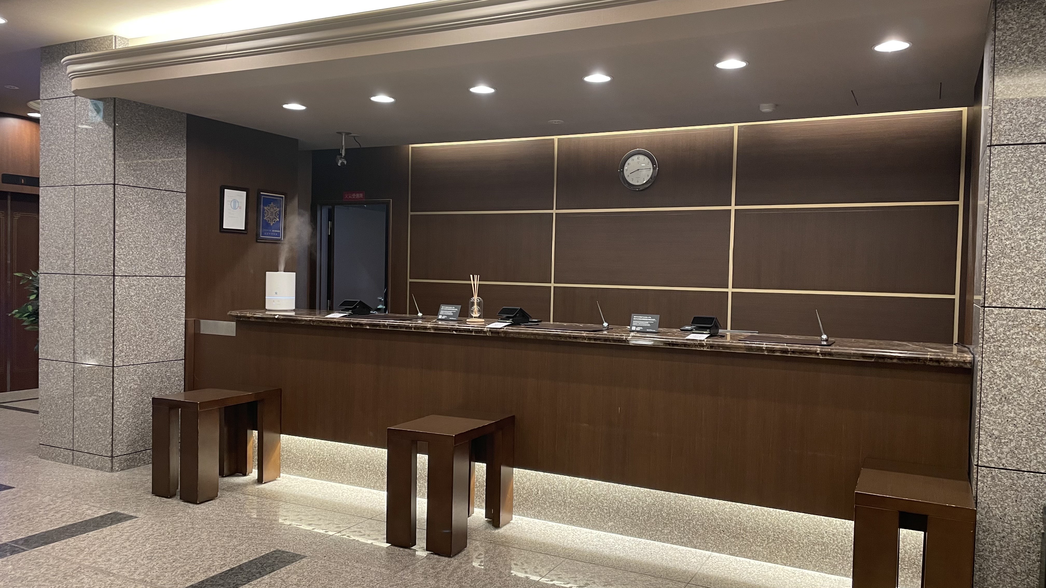 フロントカウンター