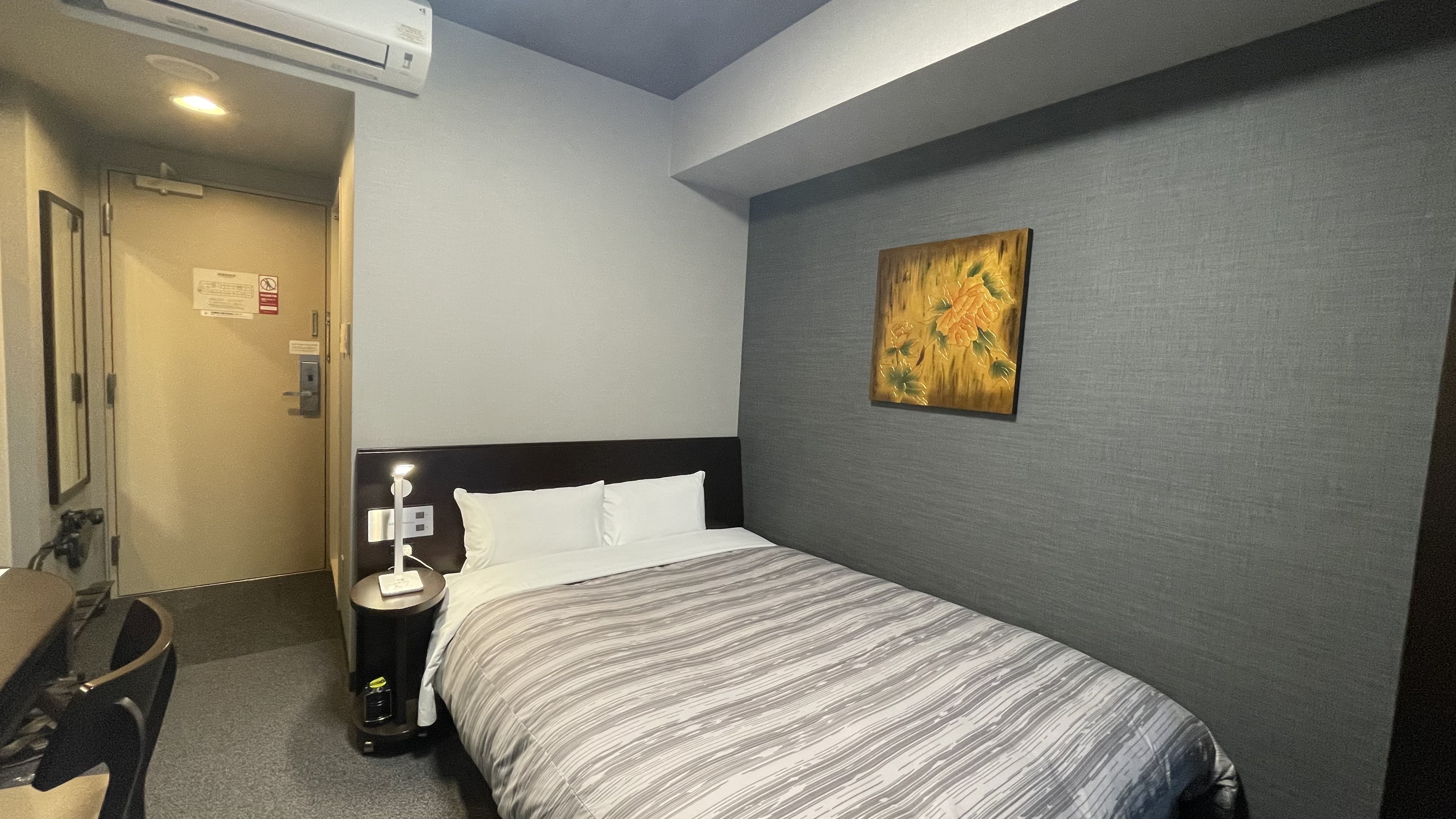 禁煙コンフォートセミダブルルーム