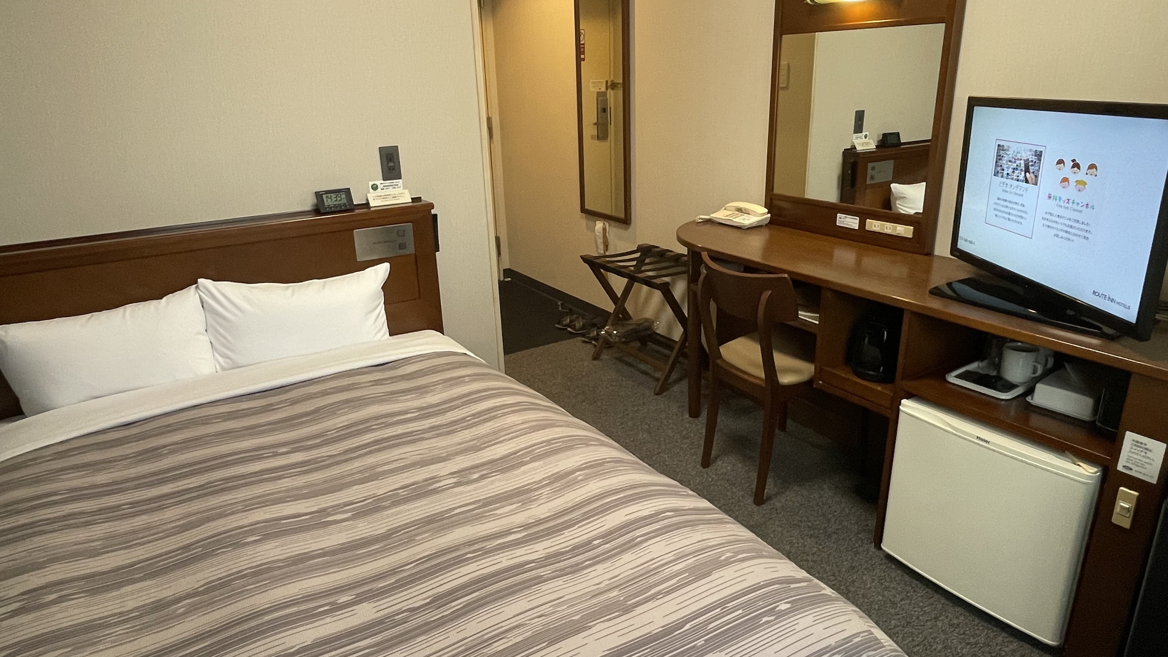 スタンダードセミダブルルーム